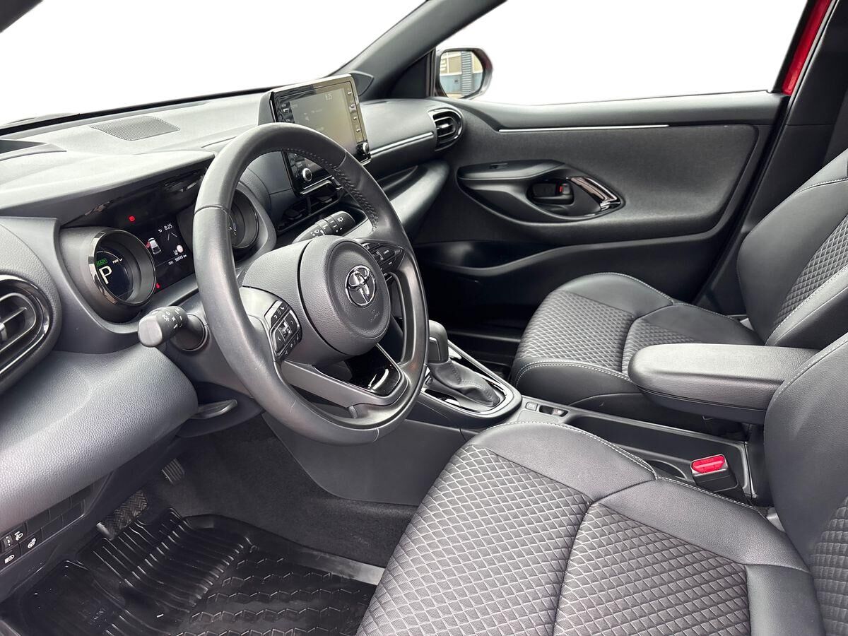 Billede af Toyota Yaris 1,5 Hybrid Style Bi-tone 116HK 5d Trinl. Gear