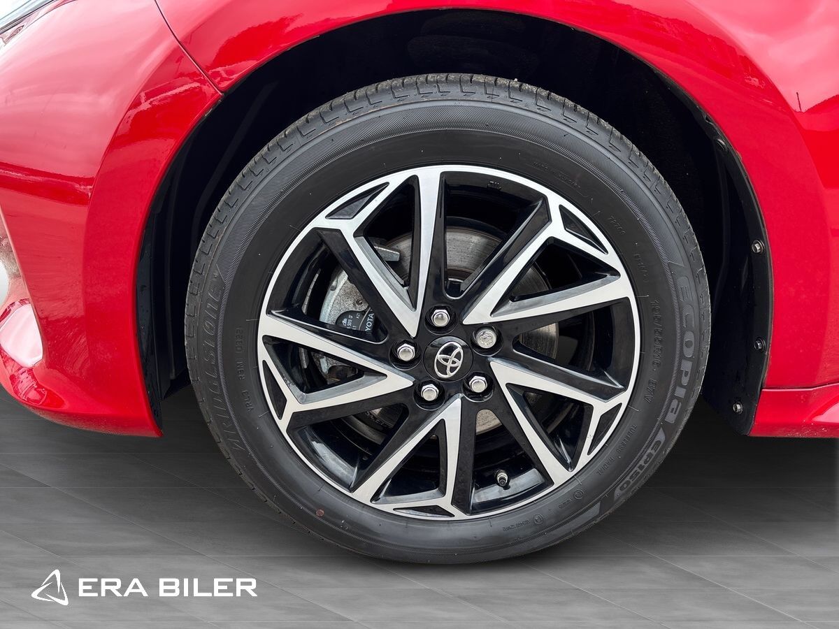 Billede af Toyota Yaris 1,5 Hybrid Style Bi-tone 116HK 5d Trinl. Gear