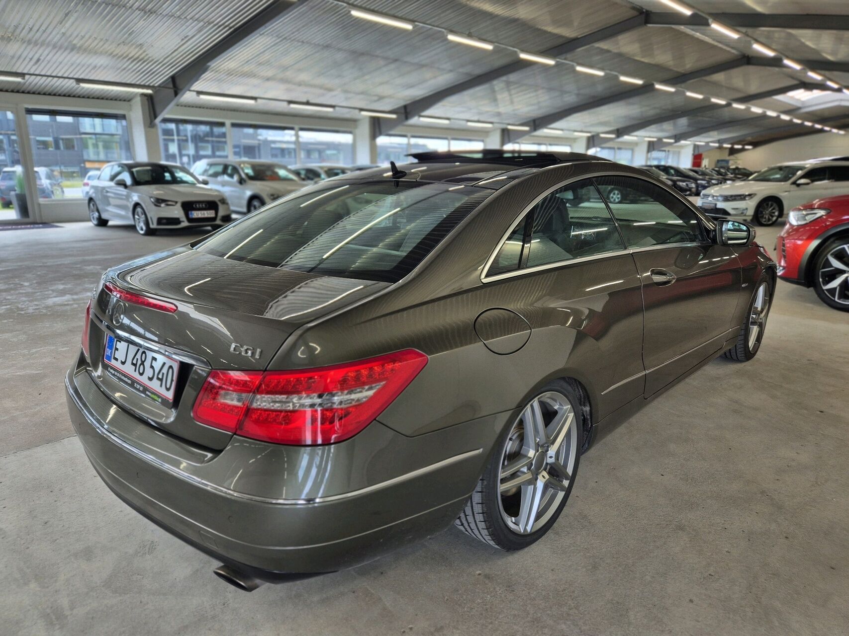 Billede af Mercedes-Benz E350 3,5 CGI BlueEfficiency 292HK 2d Aut.