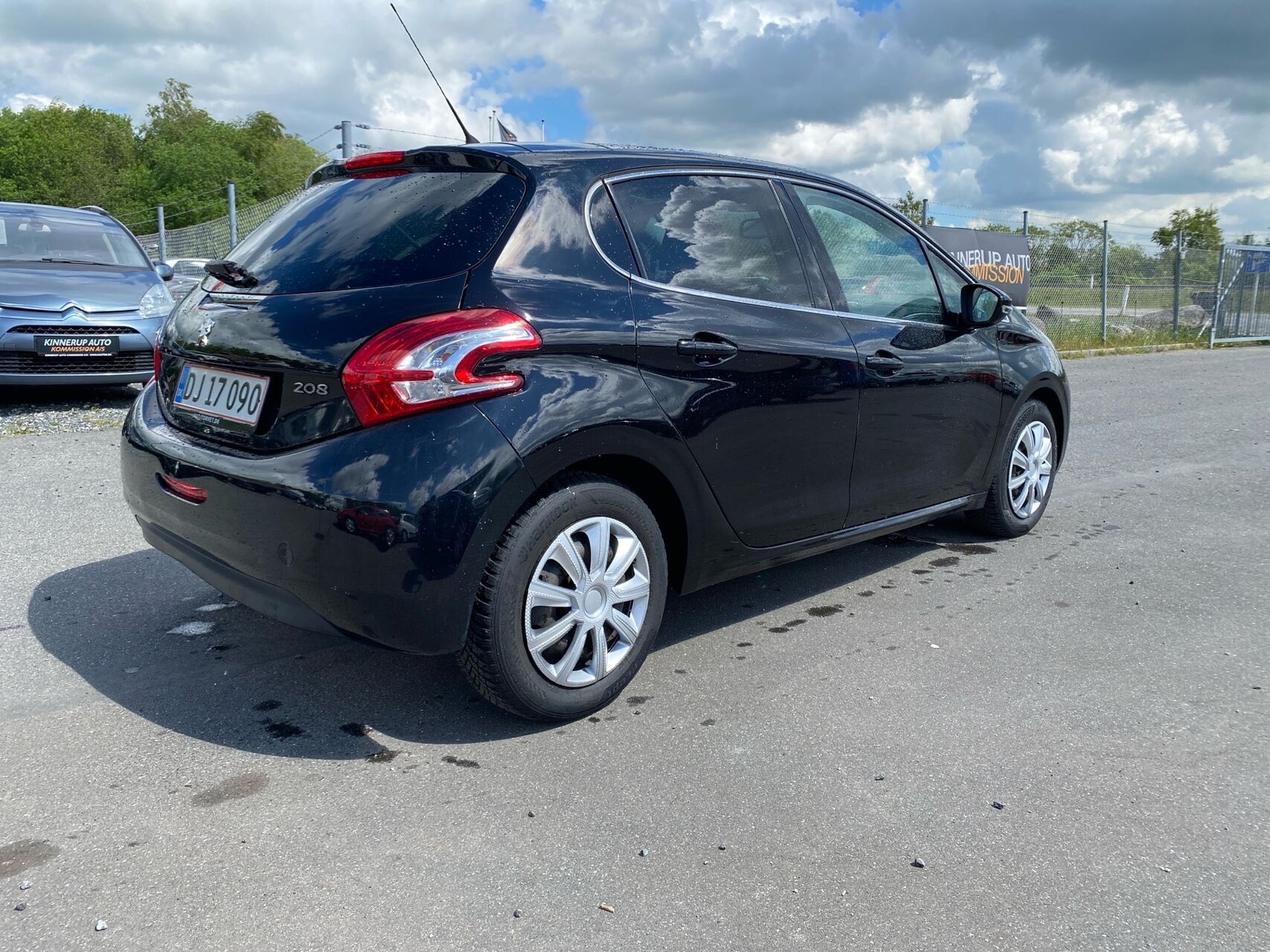 Billede af Peugeot 208 1,2 VTi Allure Sky 82HK 5d