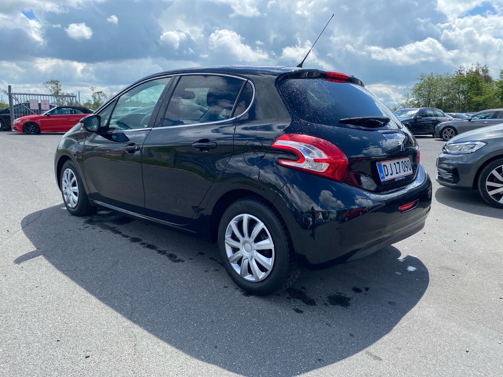 Billede af Peugeot 208 1,2 VTi Allure Sky 82HK 5d