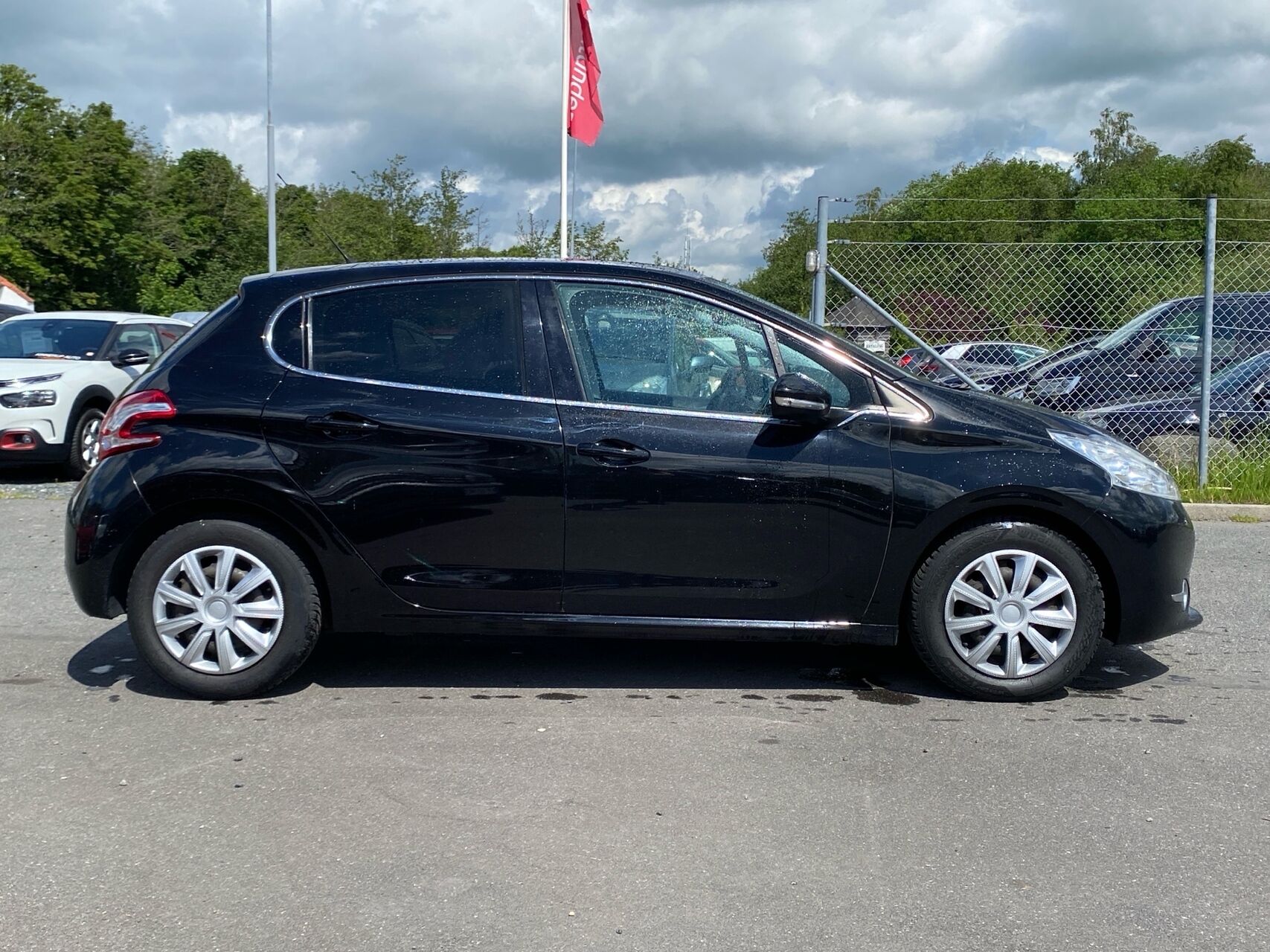 Billede af Peugeot 208 1,2 VTi Allure Sky 82HK 5d