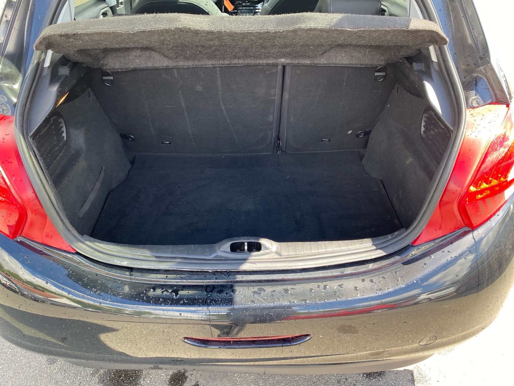 Billede af Peugeot 208 1,2 VTi Allure Sky 82HK 5d