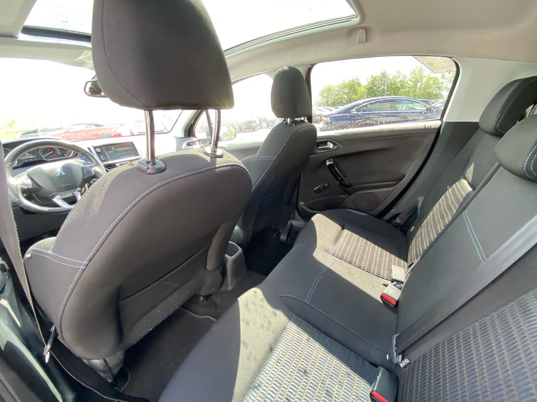 Billede af Peugeot 208 1,2 VTi Allure Sky 82HK 5d