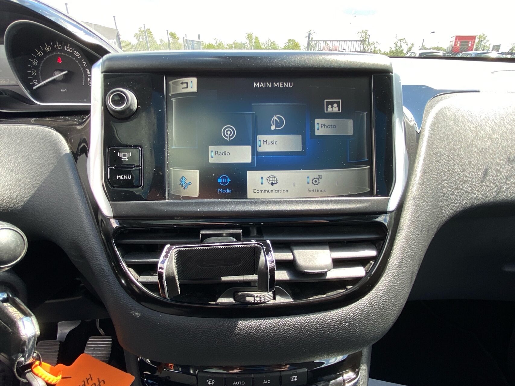 Billede af Peugeot 208 1,2 VTi Allure Sky 82HK 5d