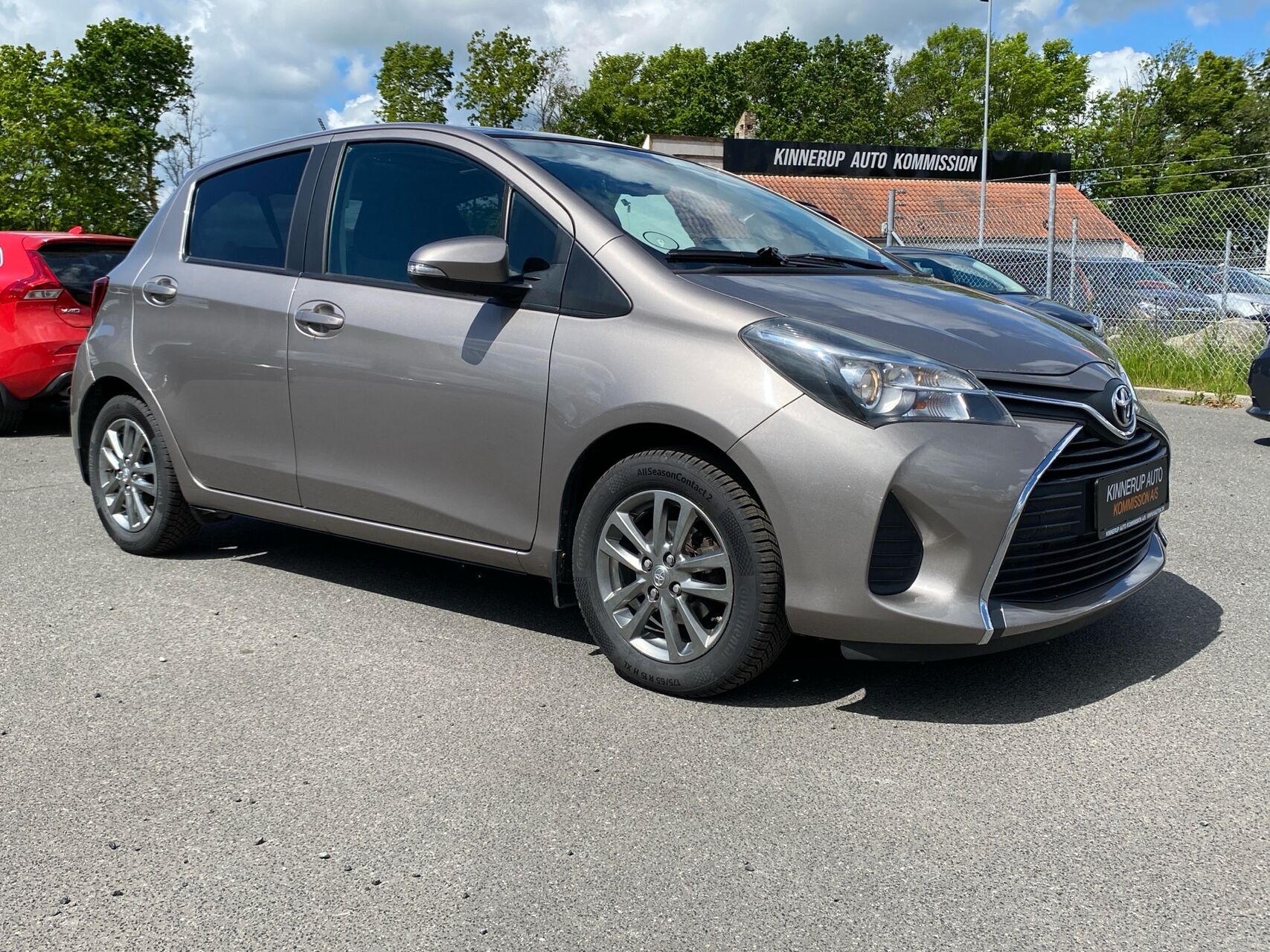 Billede af Toyota Yaris 1,3 VVT-I T2 Komfort + Skyview 100HK 5d 6g