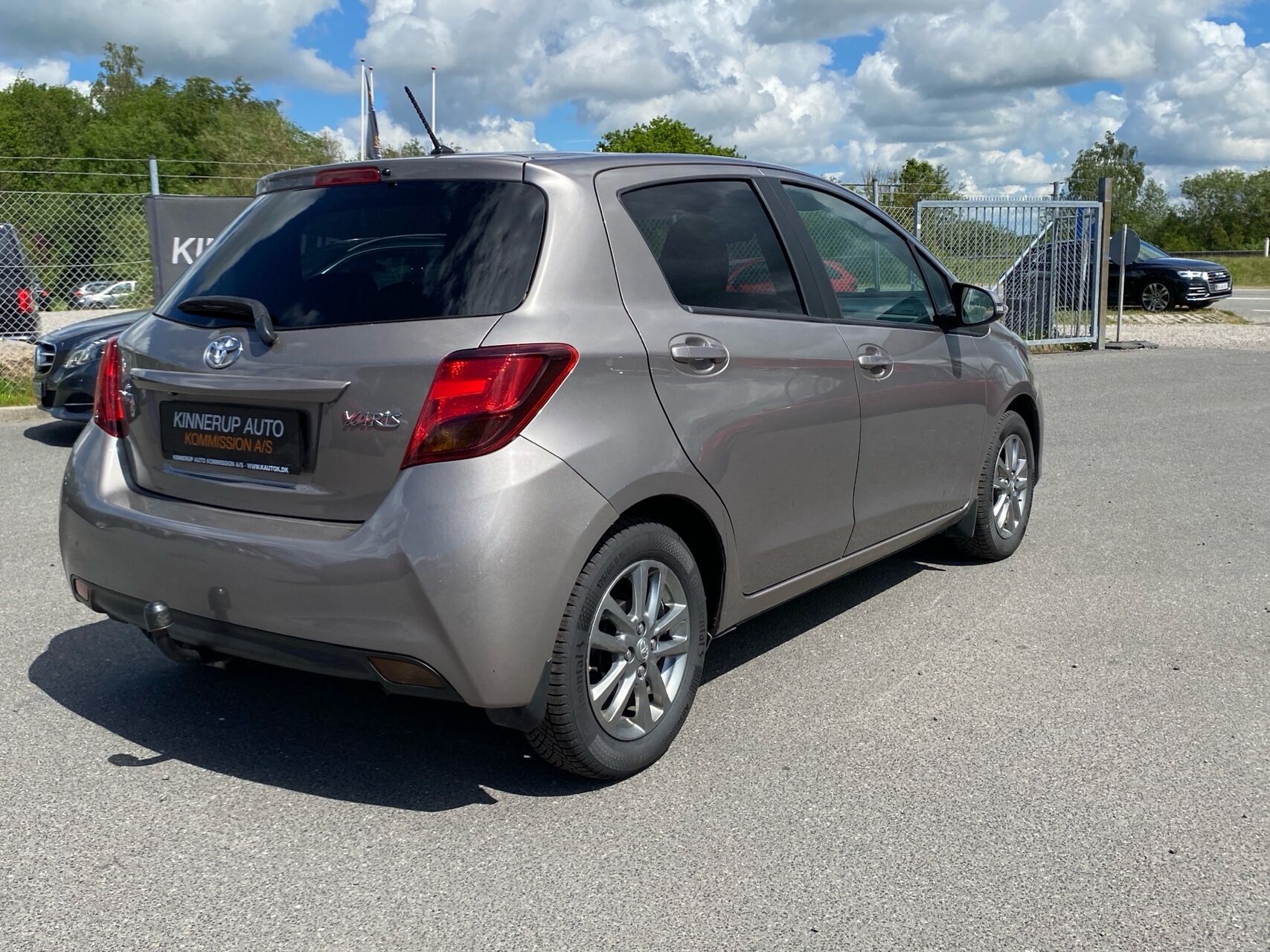 Billede af Toyota Yaris 1,3 VVT-I T2 Komfort + Skyview 100HK 5d 6g