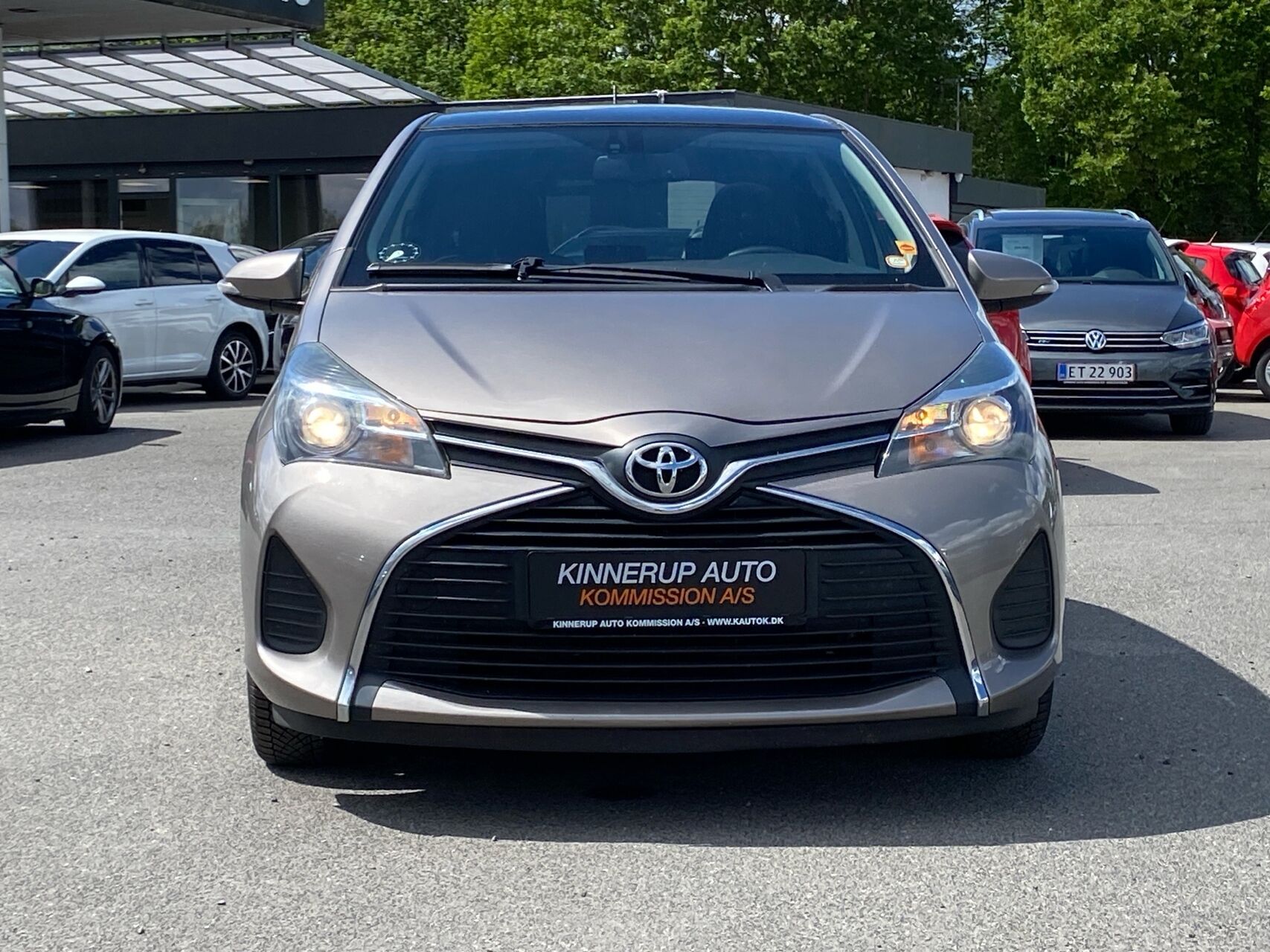Billede af Toyota Yaris 1,3 VVT-I T2 Komfort + Skyview 100HK 5d 6g