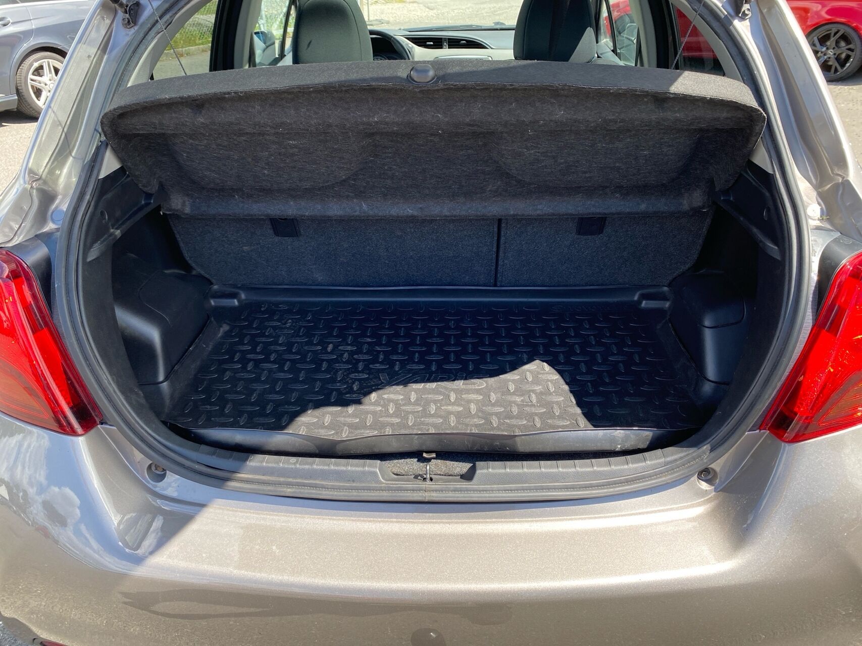 Billede af Toyota Yaris 1,3 VVT-I T2 Komfort + Skyview 100HK 5d 6g