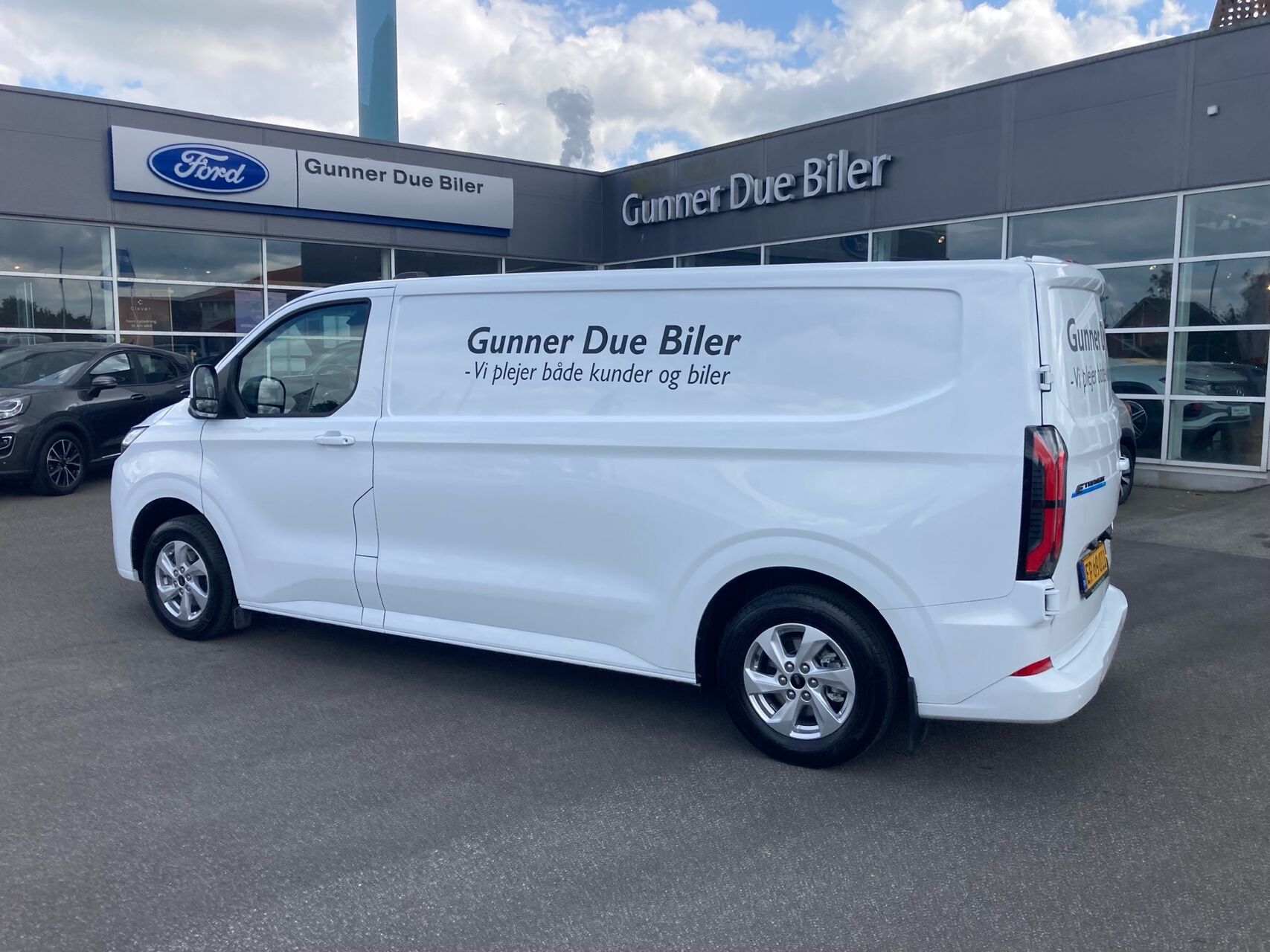 Billede af Ford E-Transit Custom 320 L2H1 EL Limited 218HK Van Aut.