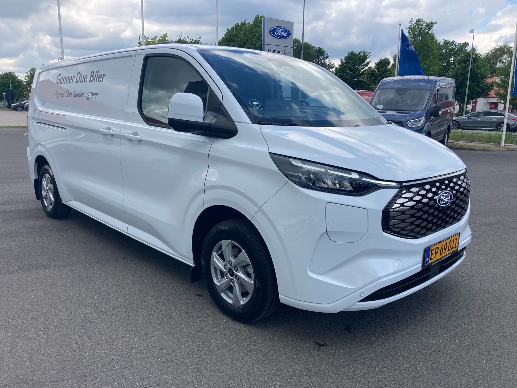 Billede af Ford E-Transit Custom 320 L2H1 EL Limited 218HK Van Aut.