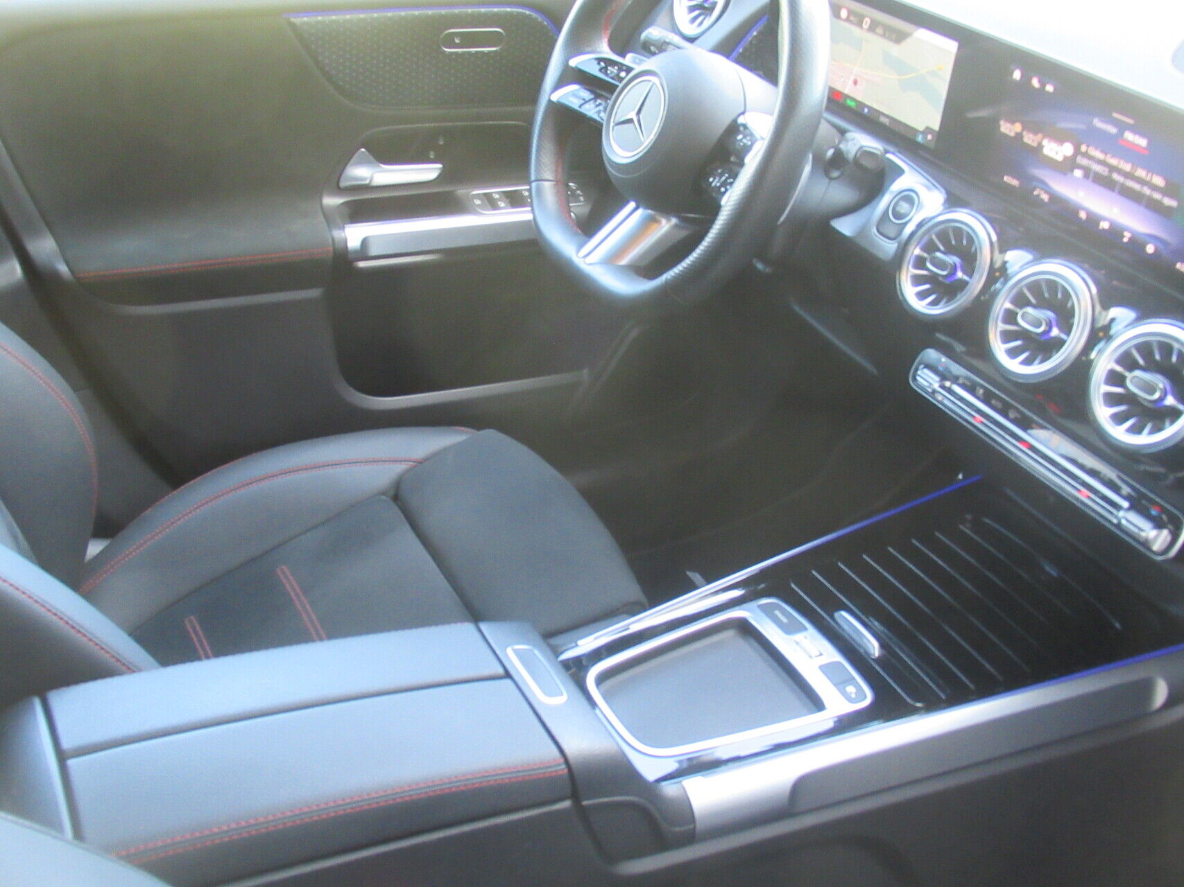 Billede af Mercedes-Benz EQB 250+ EL AMG Advance 190HK 5d Aut.