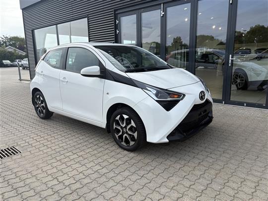 Toyota Aygo 1,0 VVT-I X-play + Go-pakke + Connect X-Shift 72HK 5d Aut.