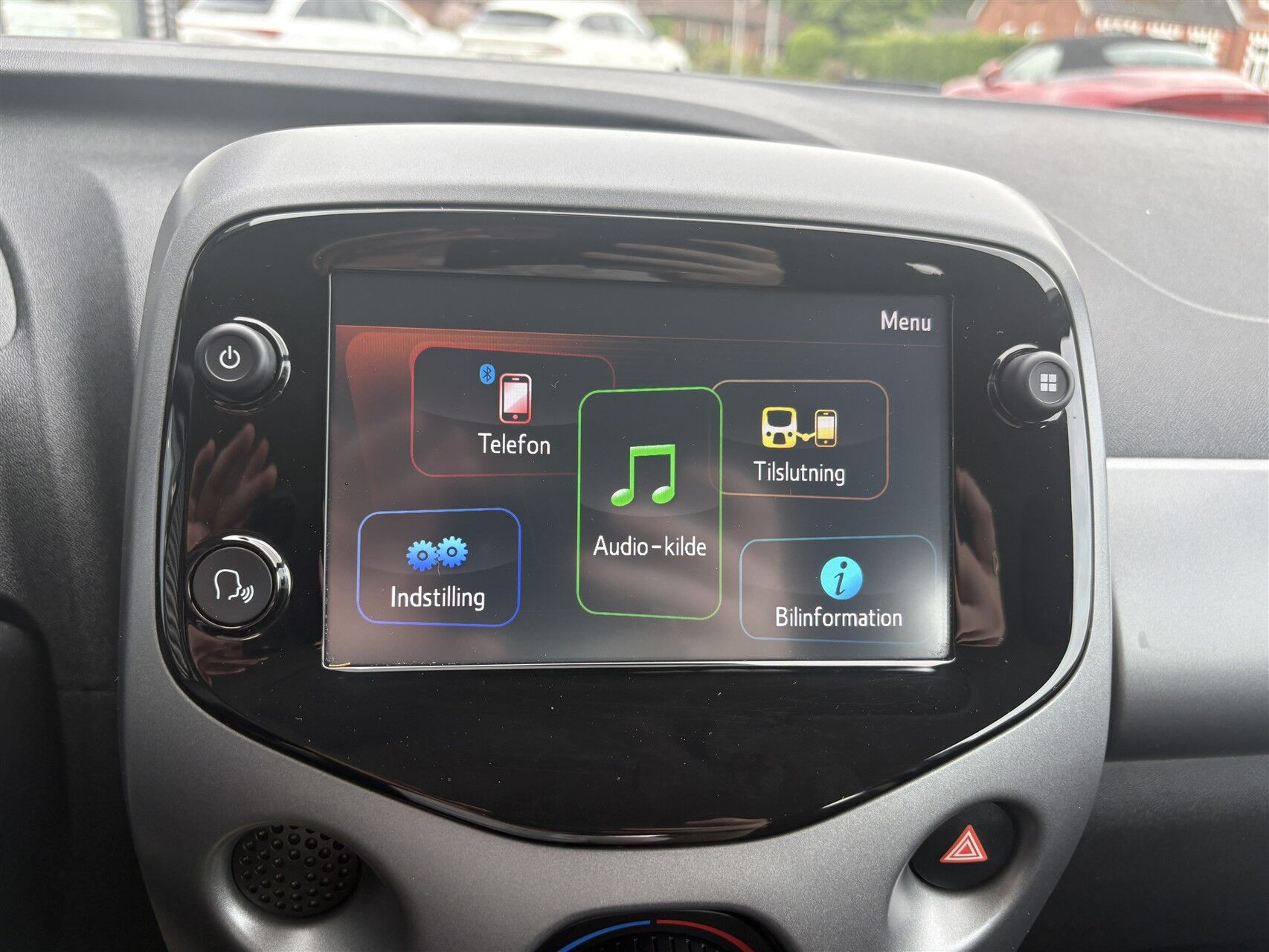 Billede af Toyota Aygo 1,0 VVT-I X-play + Go-pakke + Connect X-Shift 72HK 5d Aut.