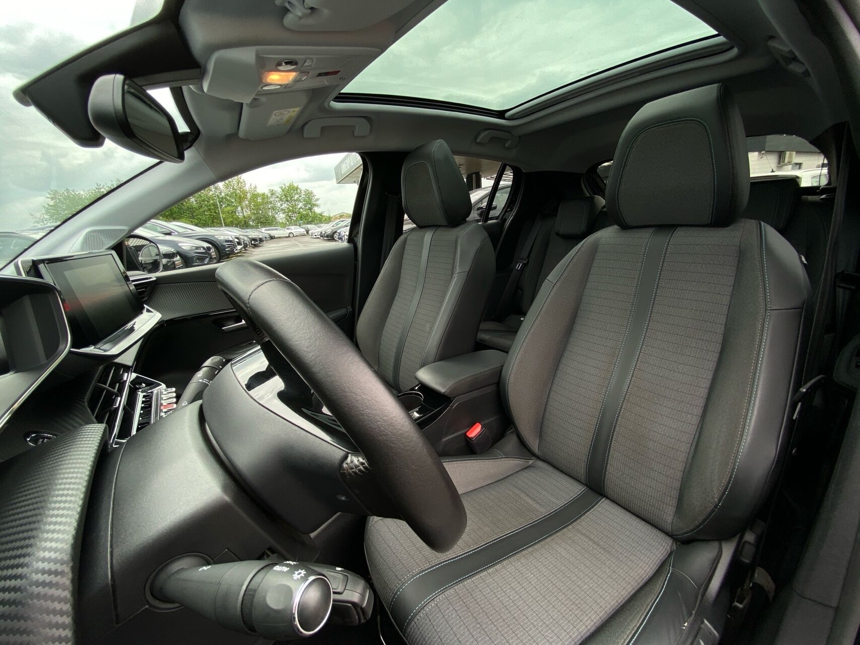 Billede af Peugeot 208 1,5 BlueHDi Allure Sky 102HK 5d 6g