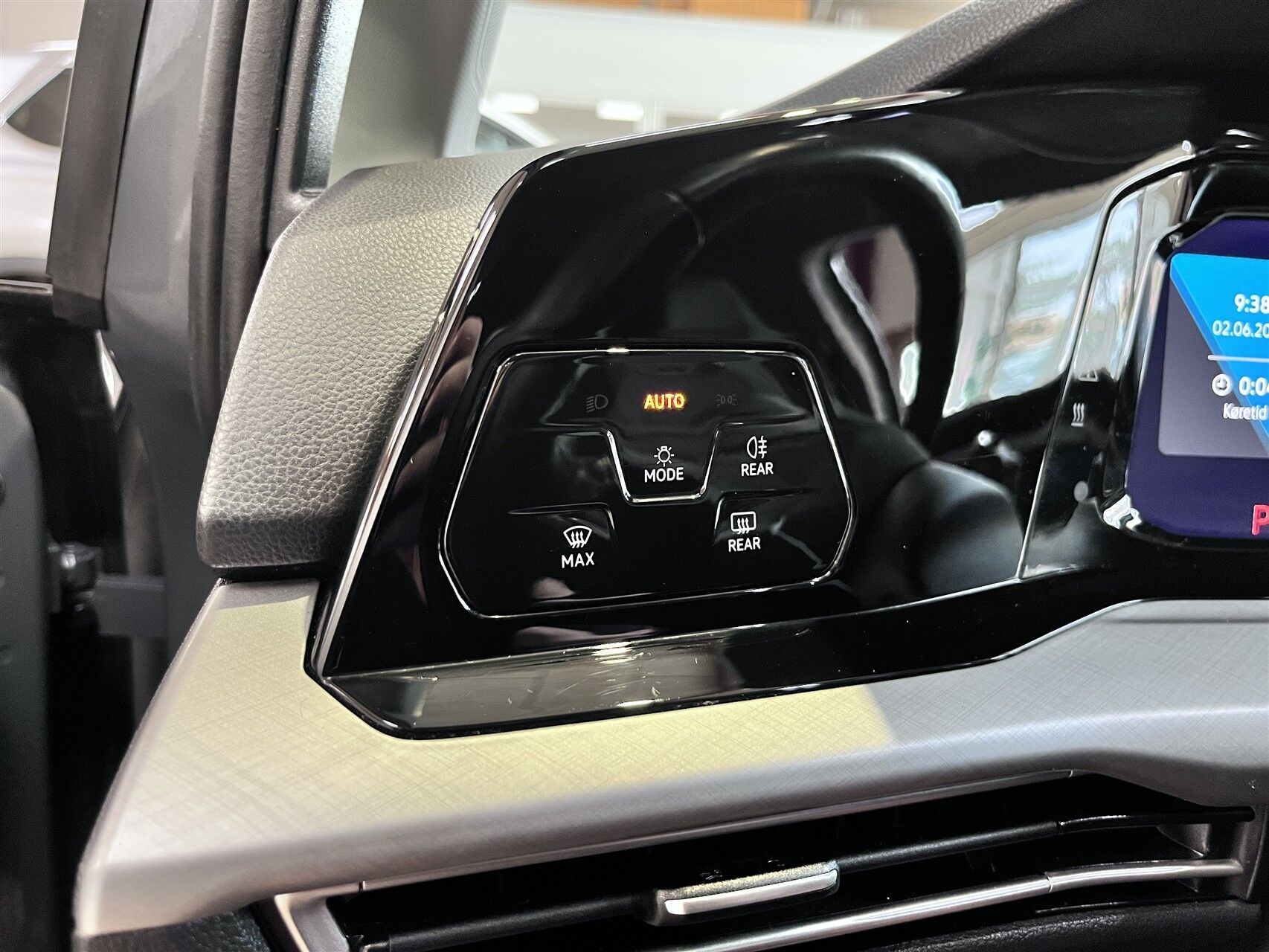 Billede af VW Golf Variant 1,5 eTSI  Mild hybrid Life DSG 130HK Stc 7g Aut.