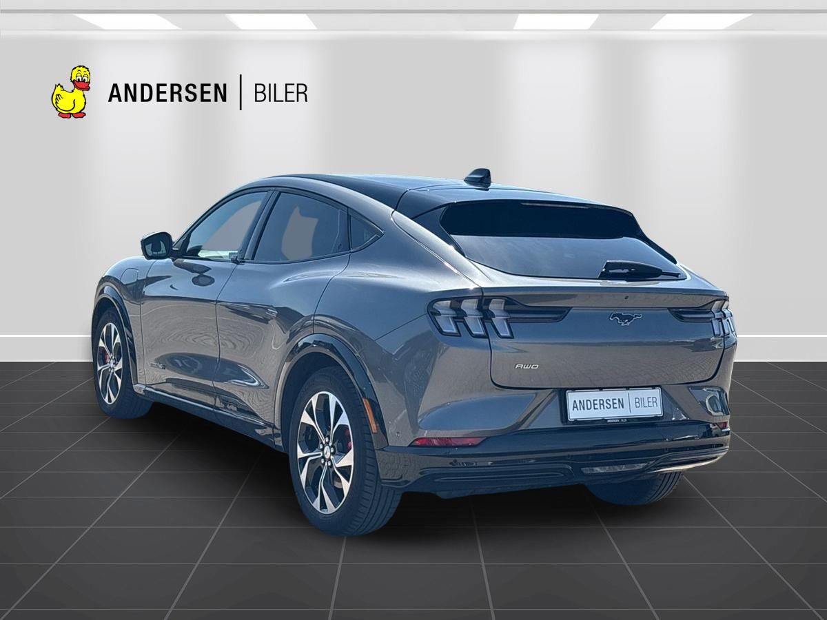 Billede af Ford Mustang Mach-E EL UR Premium AWD 351HK 5d Aut.