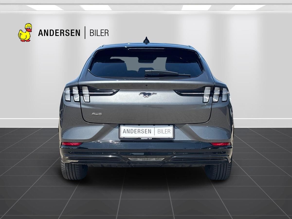 Billede af Ford Mustang Mach-E EL UR Premium AWD 351HK 5d Aut.
