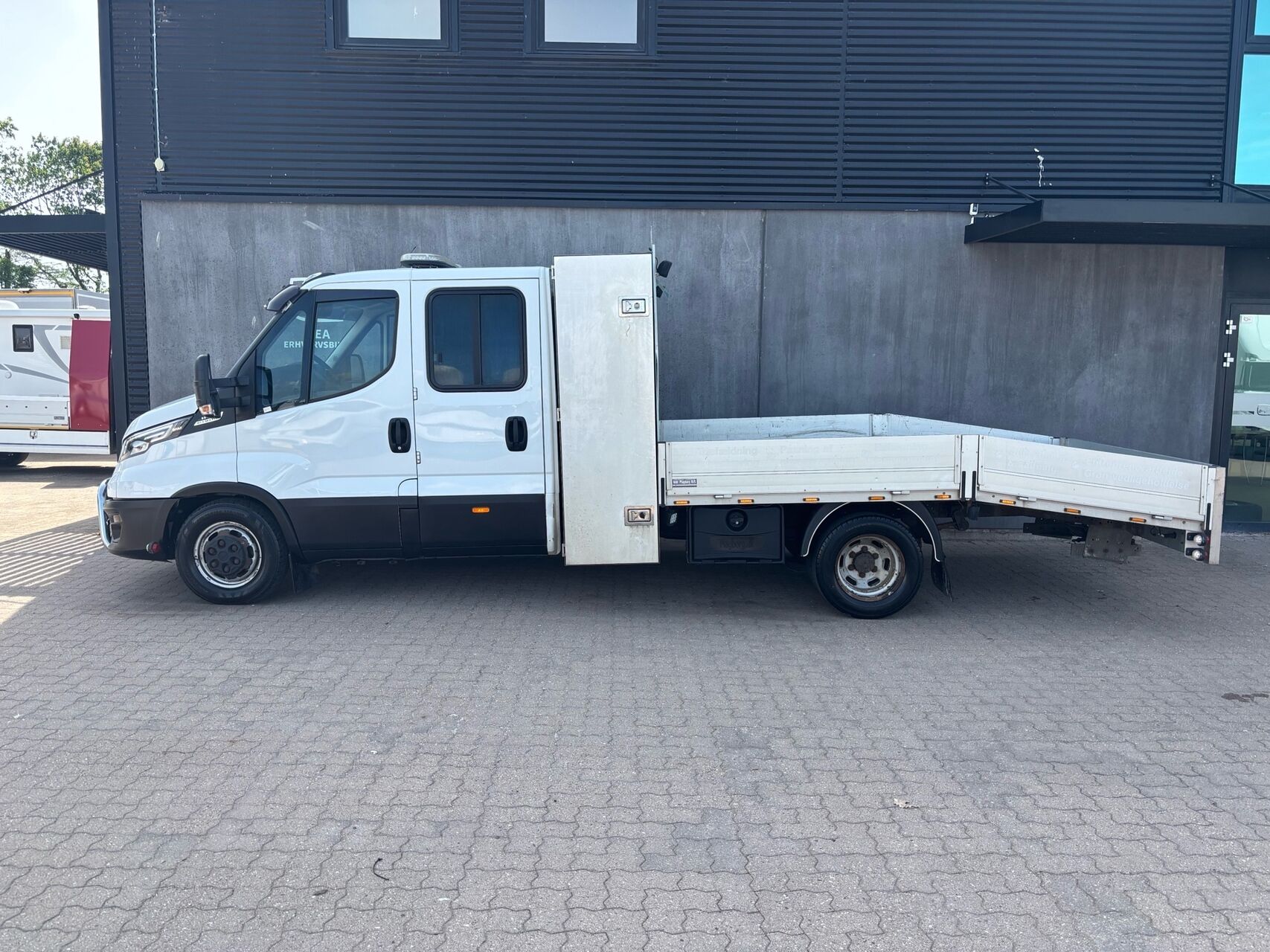 Billede af Iveco Daily 35C18 3750mm 3,0 D Hi-Matic 180HK DobKab 8g Aut.