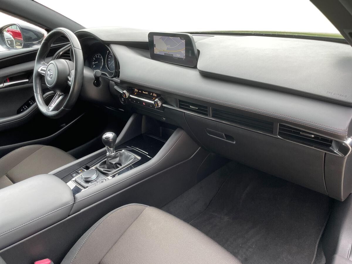 Billede af Mazda 3 2,0 Skyactiv-G Sky m. Technology Pack 150HK 5d Man. 