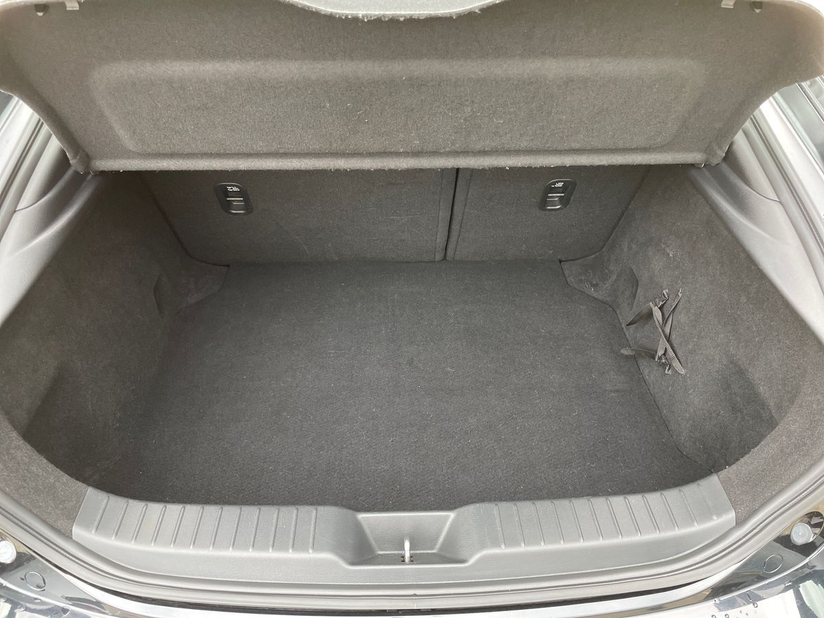 Billede af Mazda 3 2,0 Skyactiv-G Sky m. Technology Pack 150HK 5d Man. 