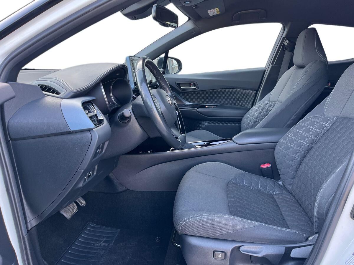 Billede af Toyota C-HR 2,0 Hybrid C-LUB Premium Multidrive S 184HK 5d Aut.