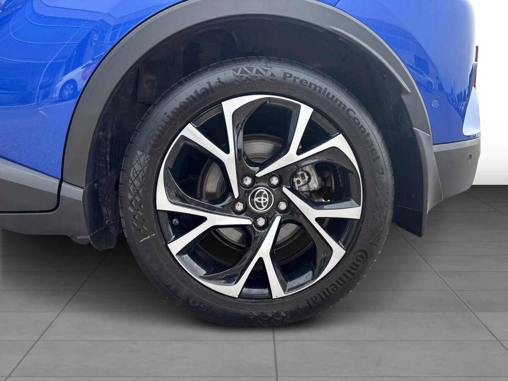 Billede af Toyota C-HR 1,8 Hybrid C-LUB Premium Selected Multidrive S 122HK 5d Aut.