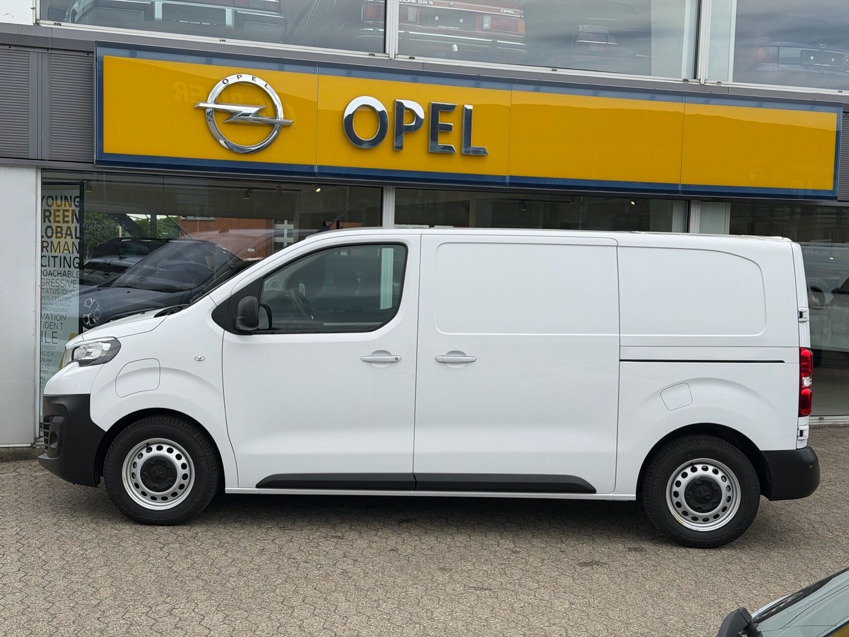 Billede af Peugeot e-Expert L2 EL Plus 136HK Van Aut.