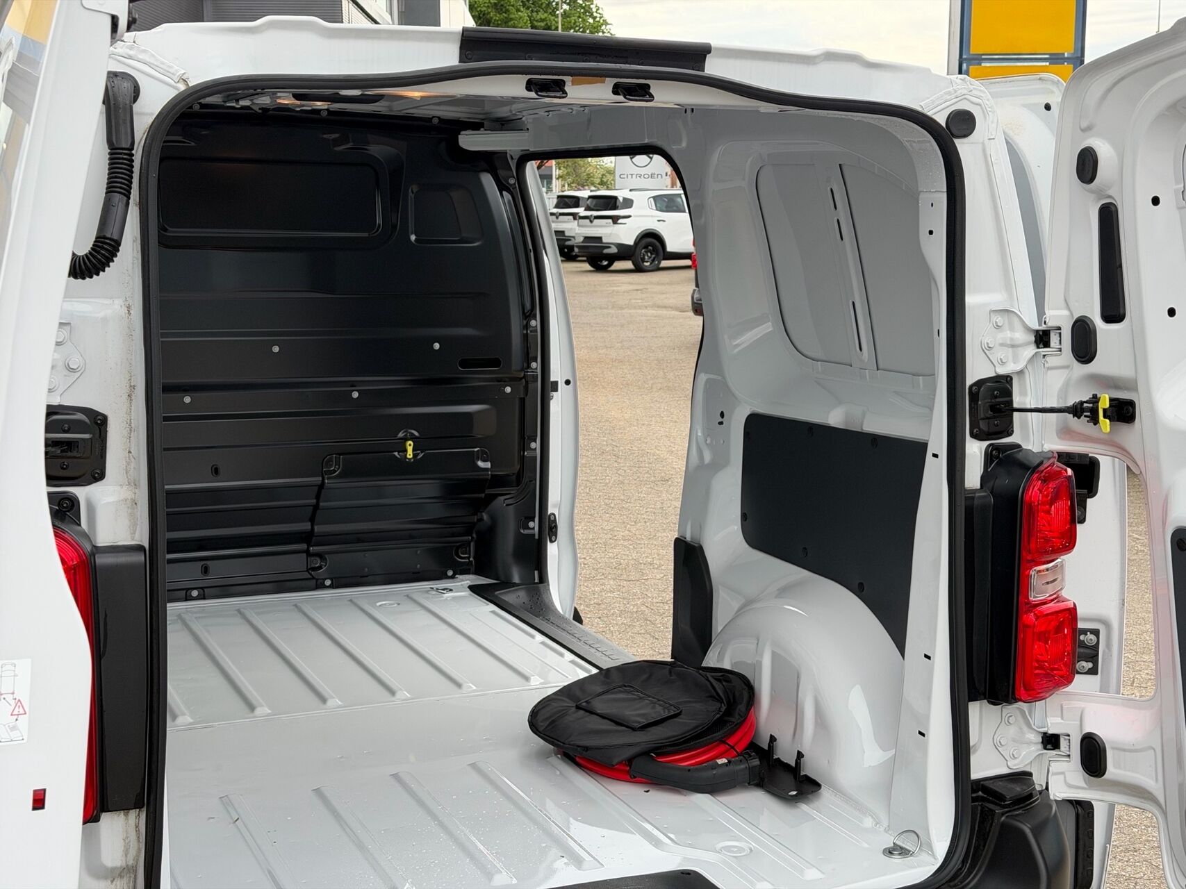 Billede af Peugeot e-Expert L2 EL Plus 136HK Van Aut.
