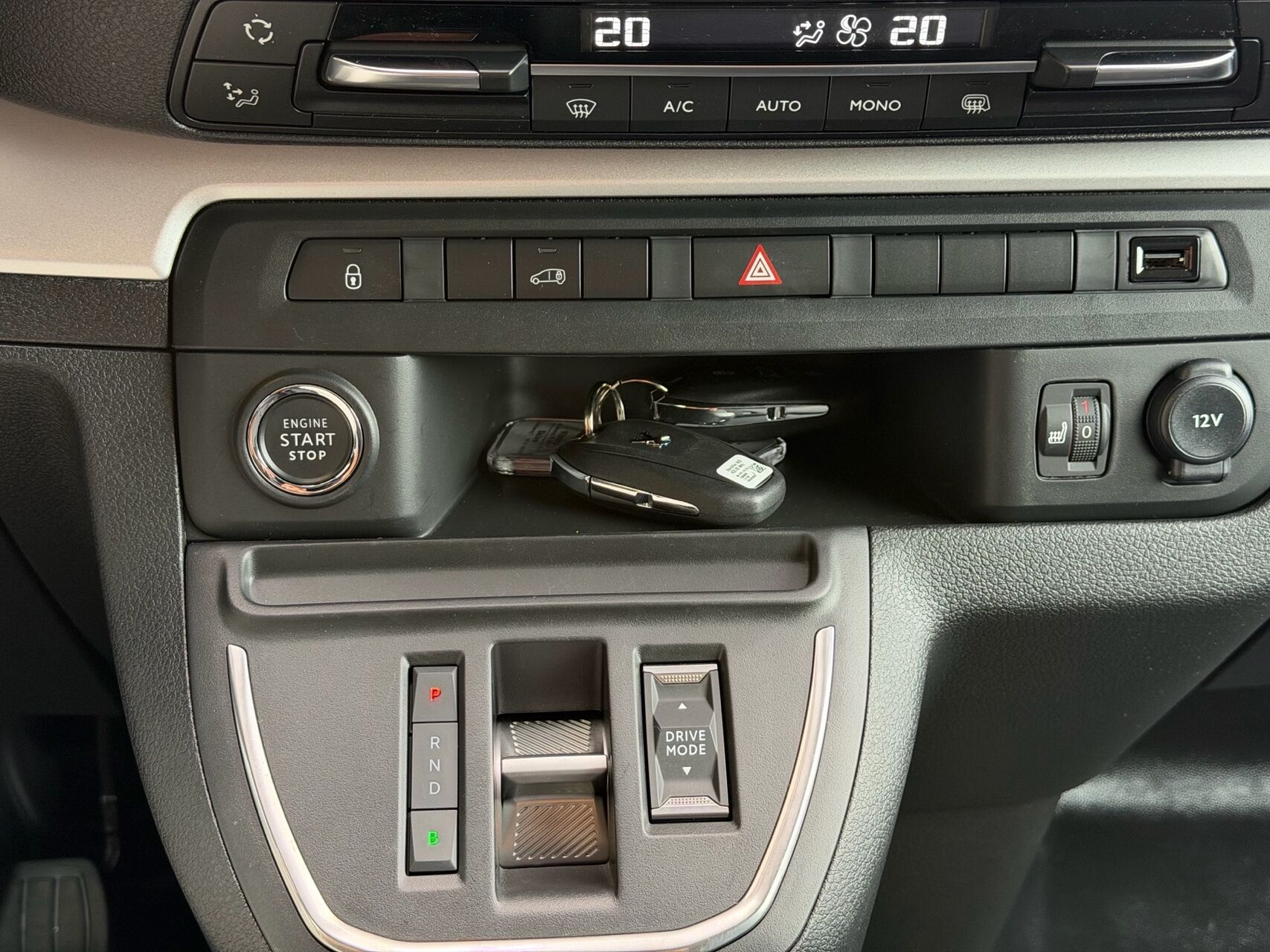 Billede af Peugeot e-Expert L2 EL Plus 136HK Van Aut.