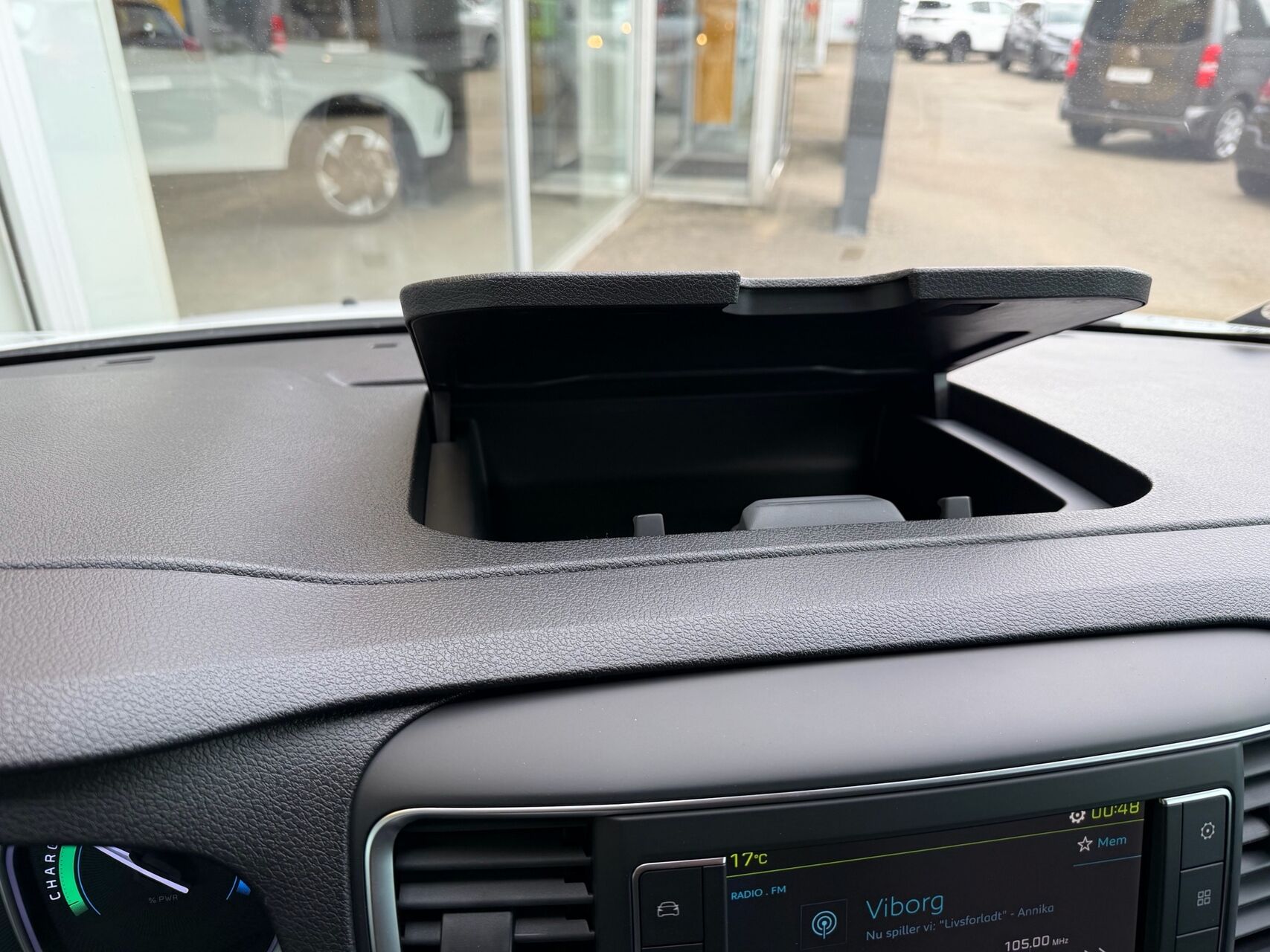 Billede af Peugeot e-Expert L2 EL Plus 136HK Van Aut.