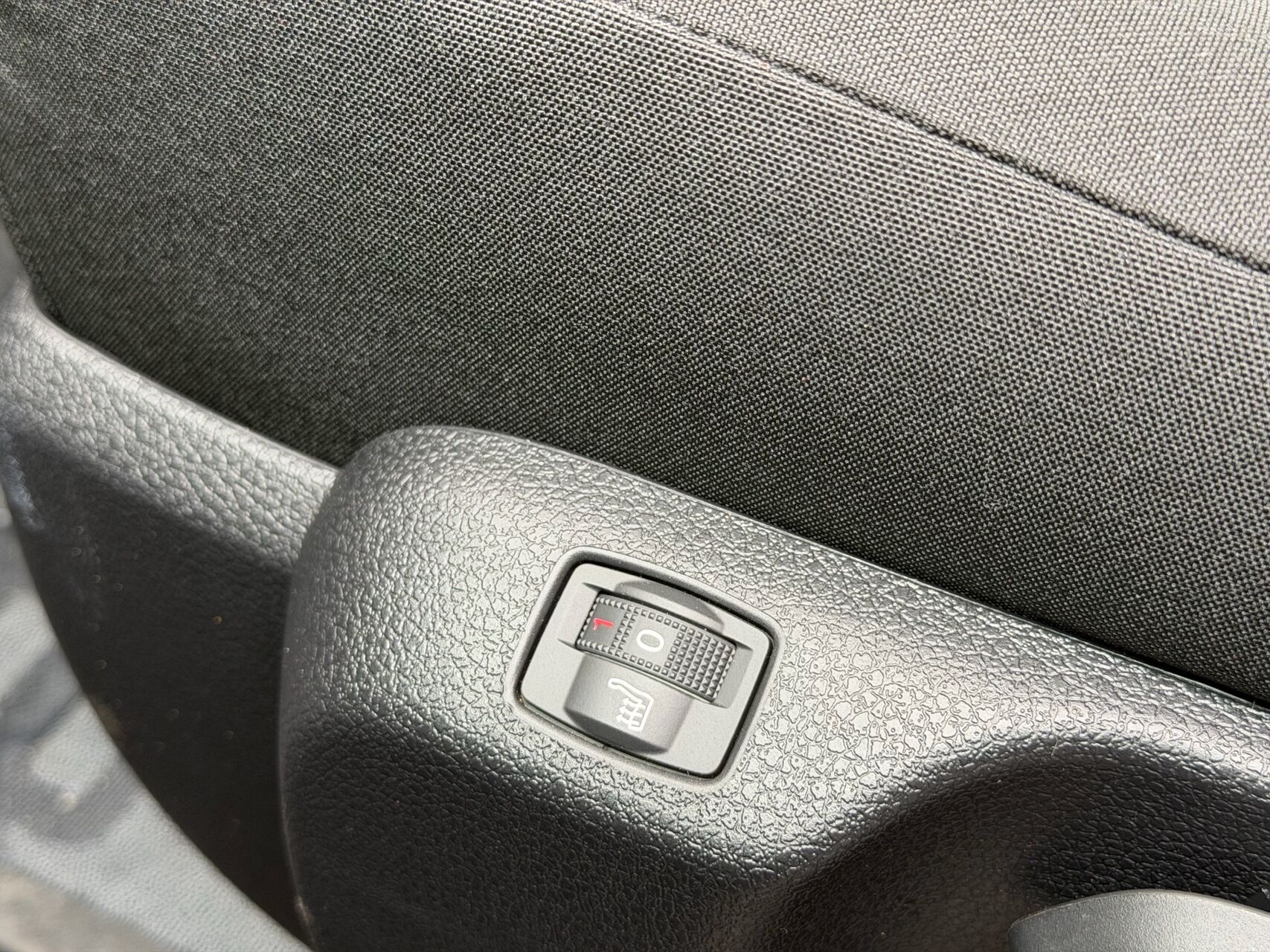 Billede af Peugeot e-Expert L2 EL Plus 136HK Van Aut.