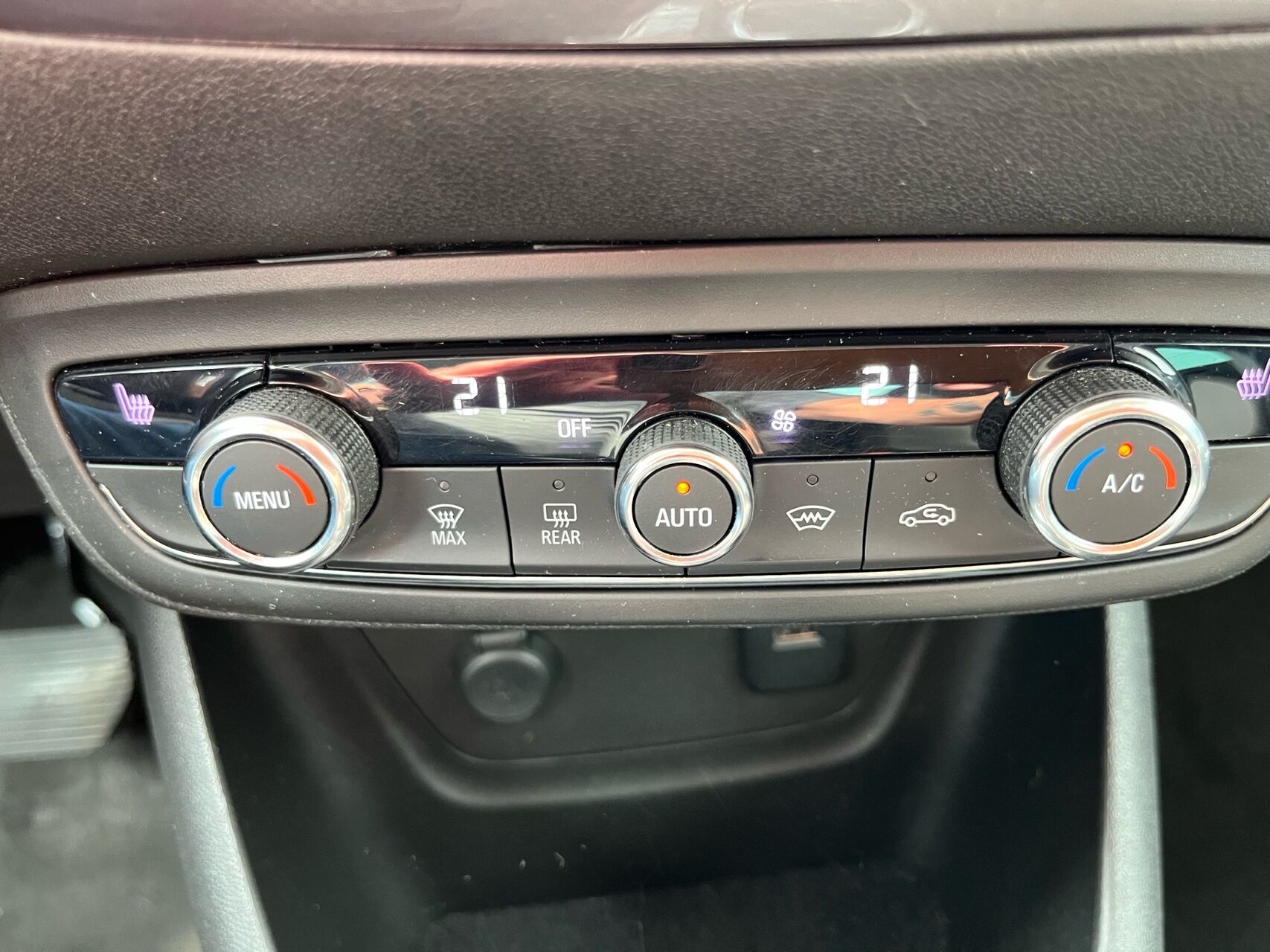 Billede af Opel Crossland X 1,2 T Exclusive Start/Stop 130HK 5d 6g Aut.