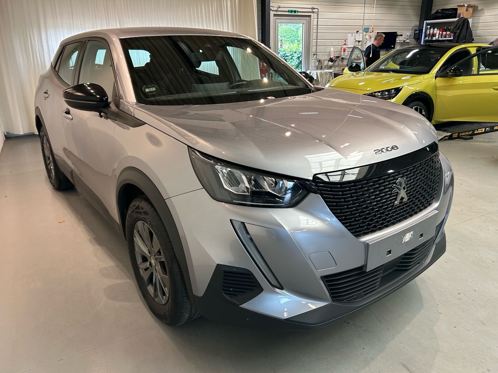 Billede af Peugeot 2008 1,2 PureTech Vision Pack EAT8 130HK 5d 8g Aut.