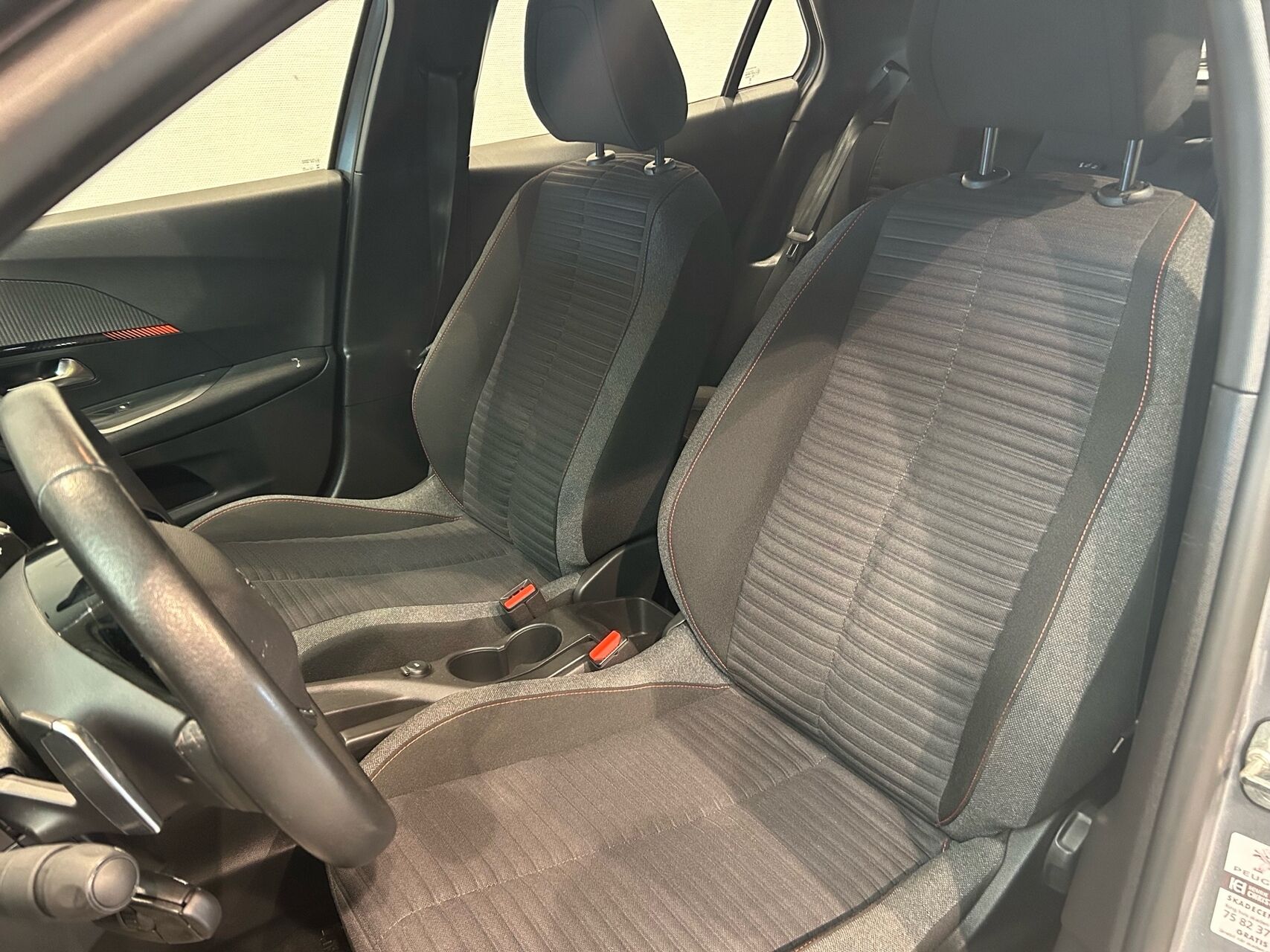 Billede af Peugeot 2008 1,2 PureTech Vision Pack EAT8 130HK 5d 8g Aut.