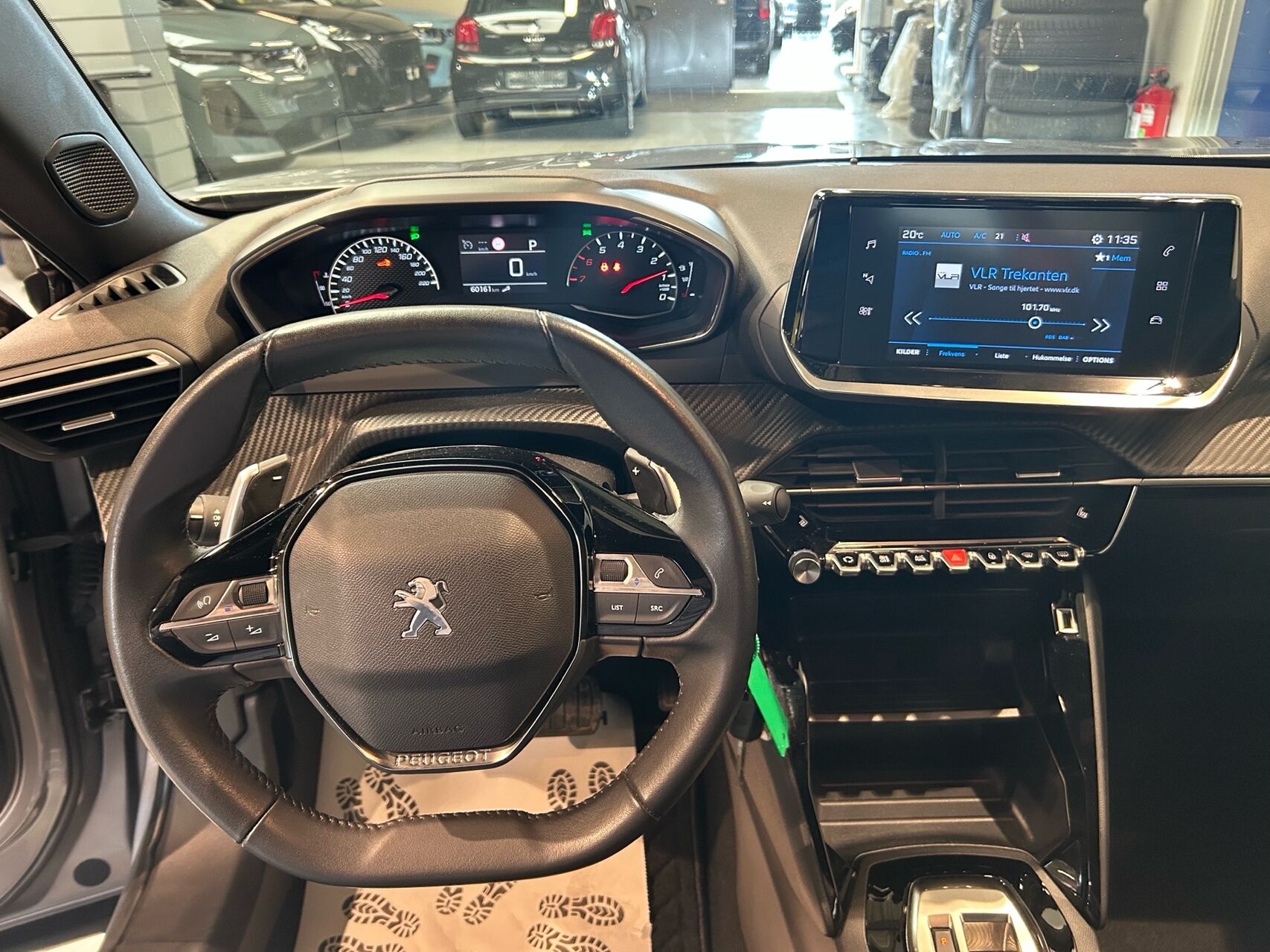Billede af Peugeot 2008 1,2 PureTech Vision Pack EAT8 130HK 5d 8g Aut.