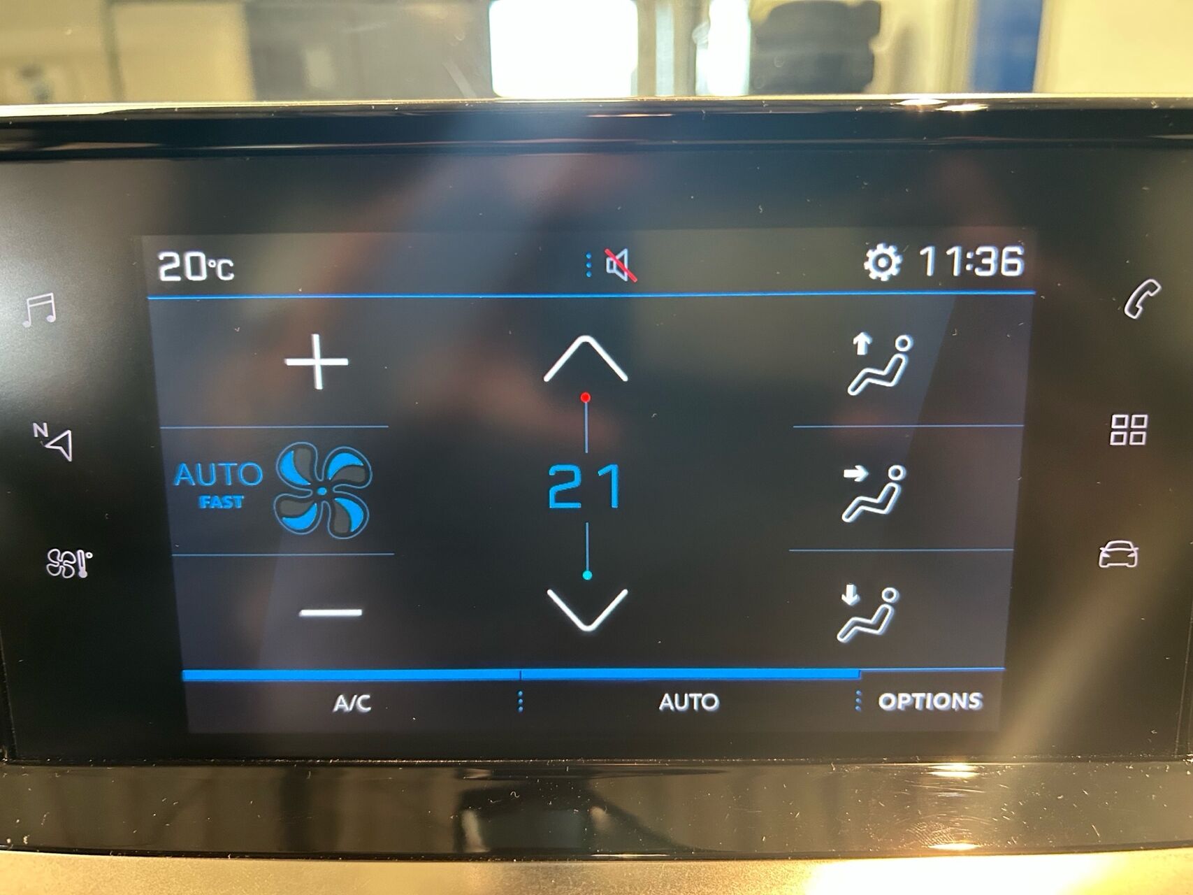 Billede af Peugeot 2008 1,2 PureTech Vision Pack EAT8 130HK 5d 8g Aut.