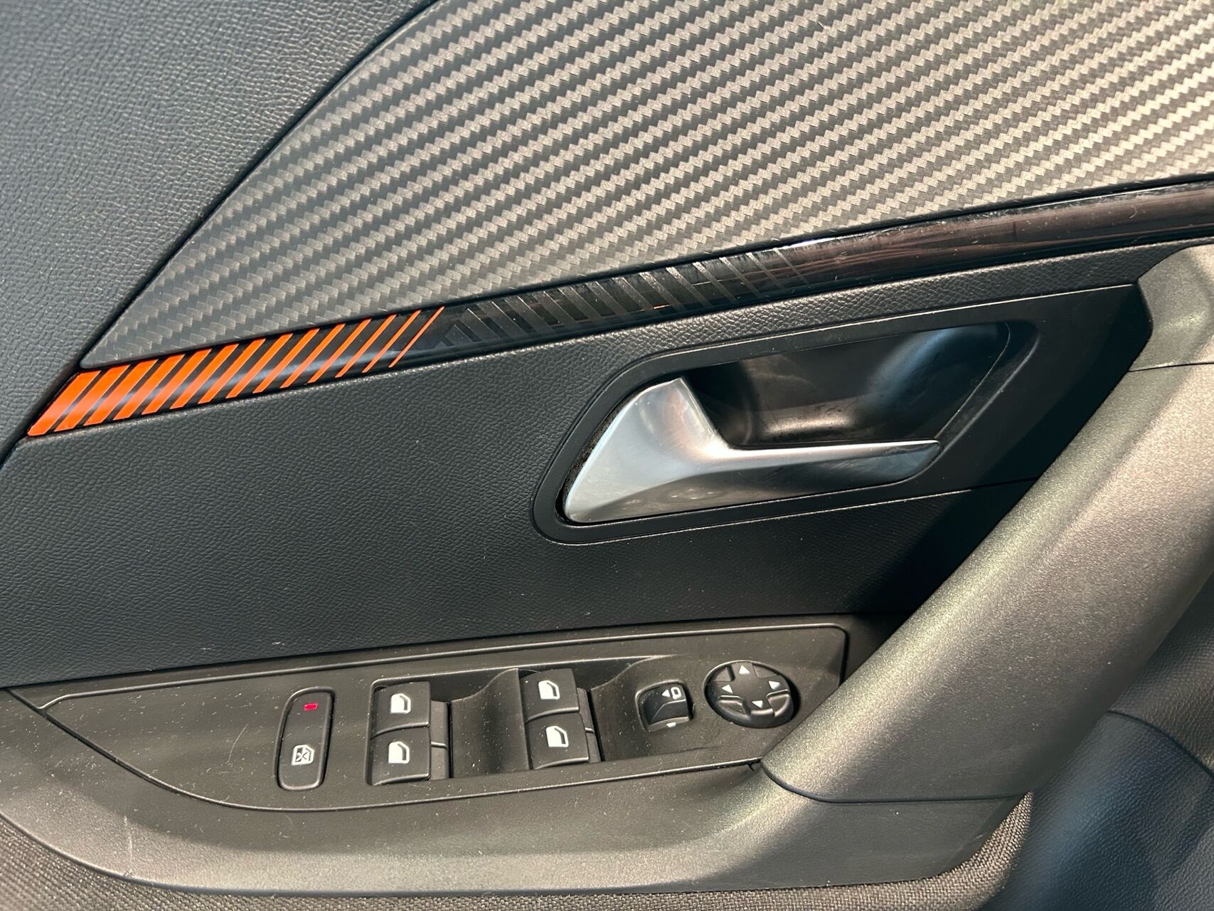 Billede af Peugeot 2008 1,2 PureTech Vision Pack EAT8 130HK 5d 8g Aut.