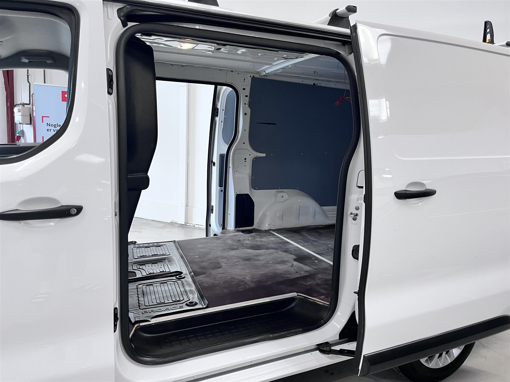 Billede af Toyota Proace Long 2,0 D Comfort Master 122HK Van Aut. 