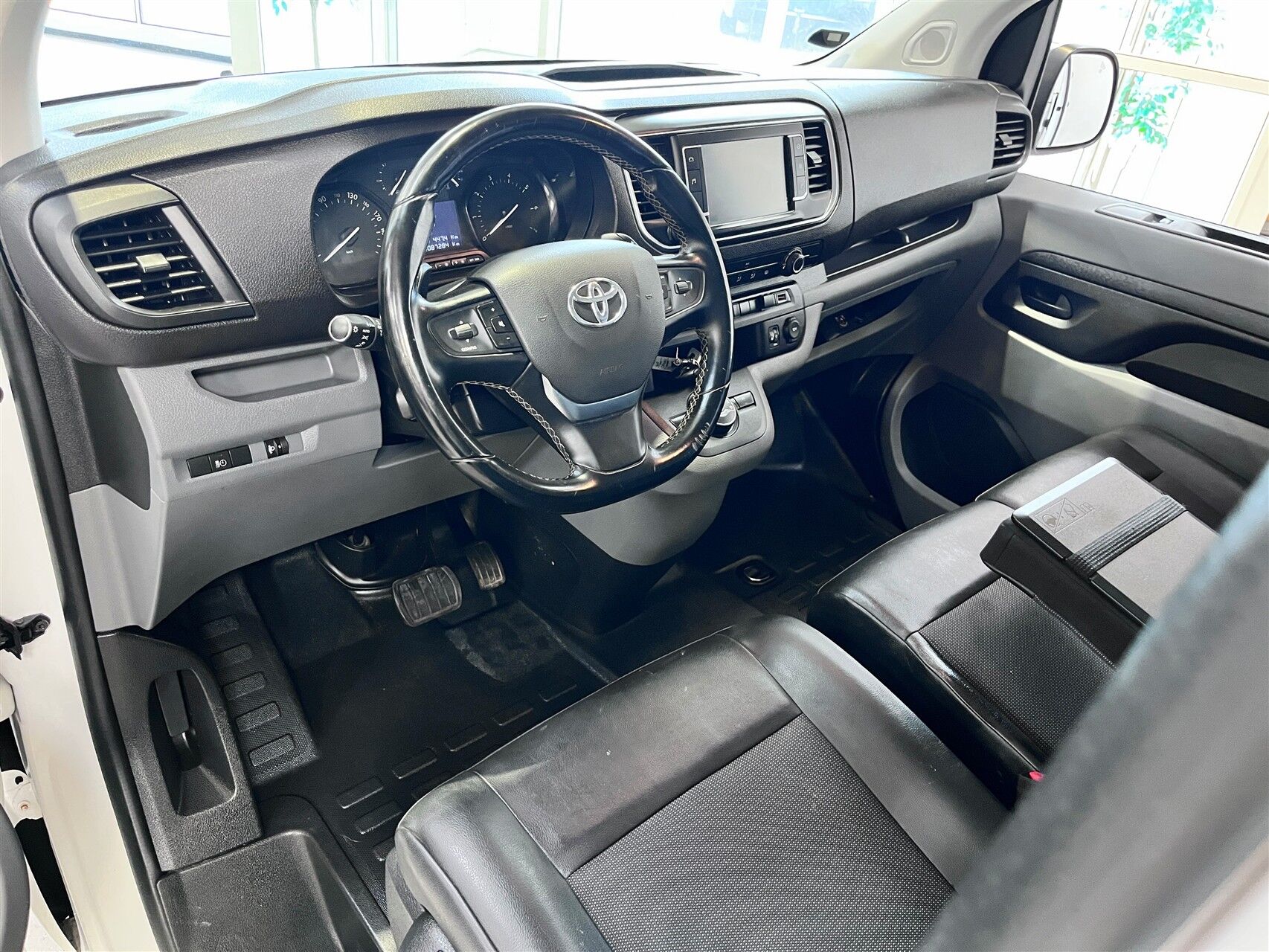 Billede af Toyota Proace Long 2,0 D Comfort Master 122HK Van Aut. 