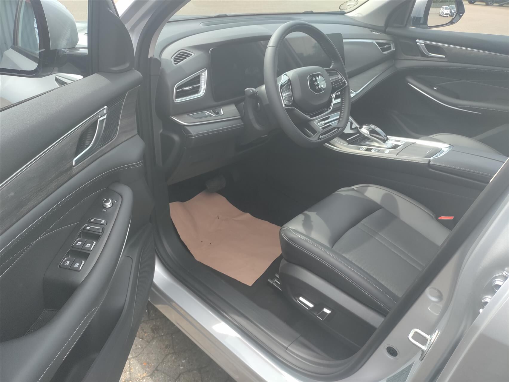 Billede af Navor E5 1,5 Plugin-hybrid Rock E-CVT 218HK 5d Aut.