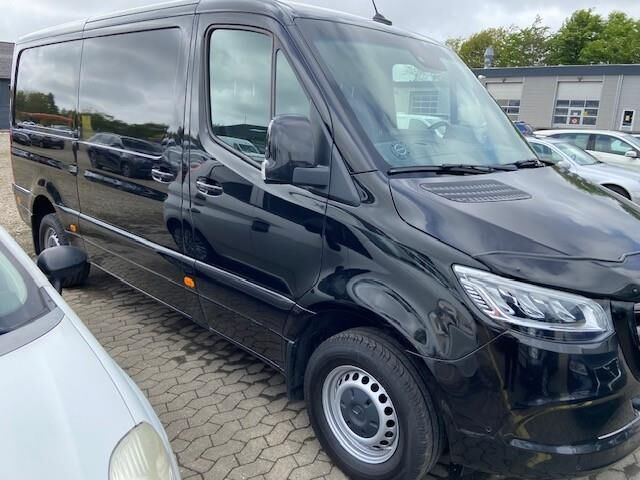 Billede af Mercedes-Benz Sprinter 319 2,0 CDI A2 H2 RWD 9G-Tronic 190HK Van Aut.