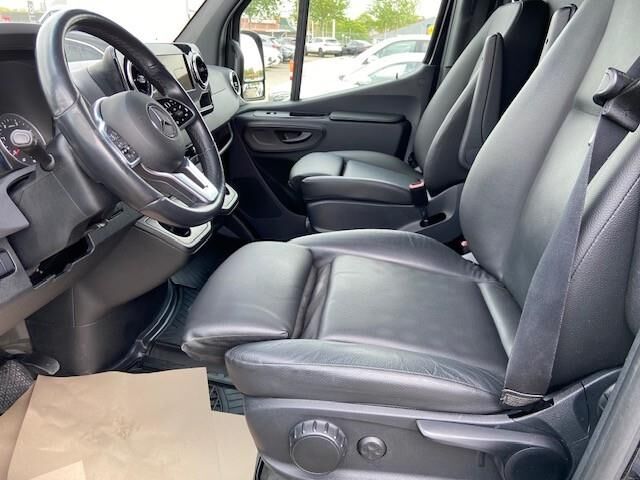 Billede af Mercedes-Benz Sprinter 319 2,0 CDI A2 H2 RWD 9G-Tronic 190HK Van Aut.