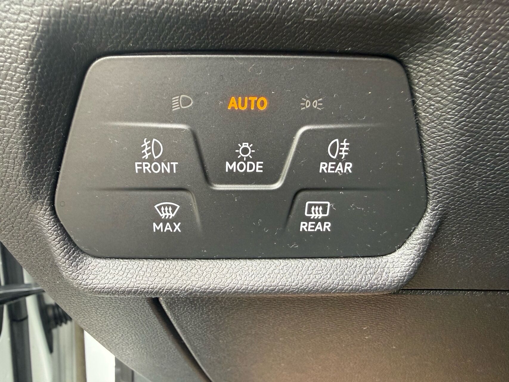 Billede af Seat Leon Sportstourer 1,5 e-TSI  Mild hybrid FR DSG 150HK Stc 7g Aut.