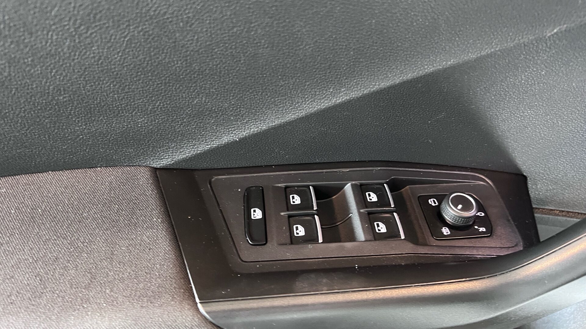 Billede af VW T-Roc 2,0 TDI SCR Style Connect DSG 150HK 5d 7g Aut.