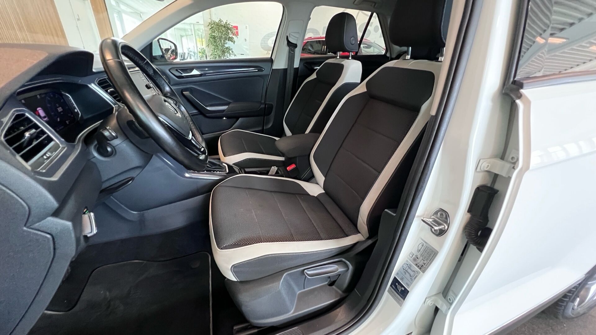 Billede af VW T-Roc 2,0 TDI SCR Style Connect DSG 150HK 5d 7g Aut.