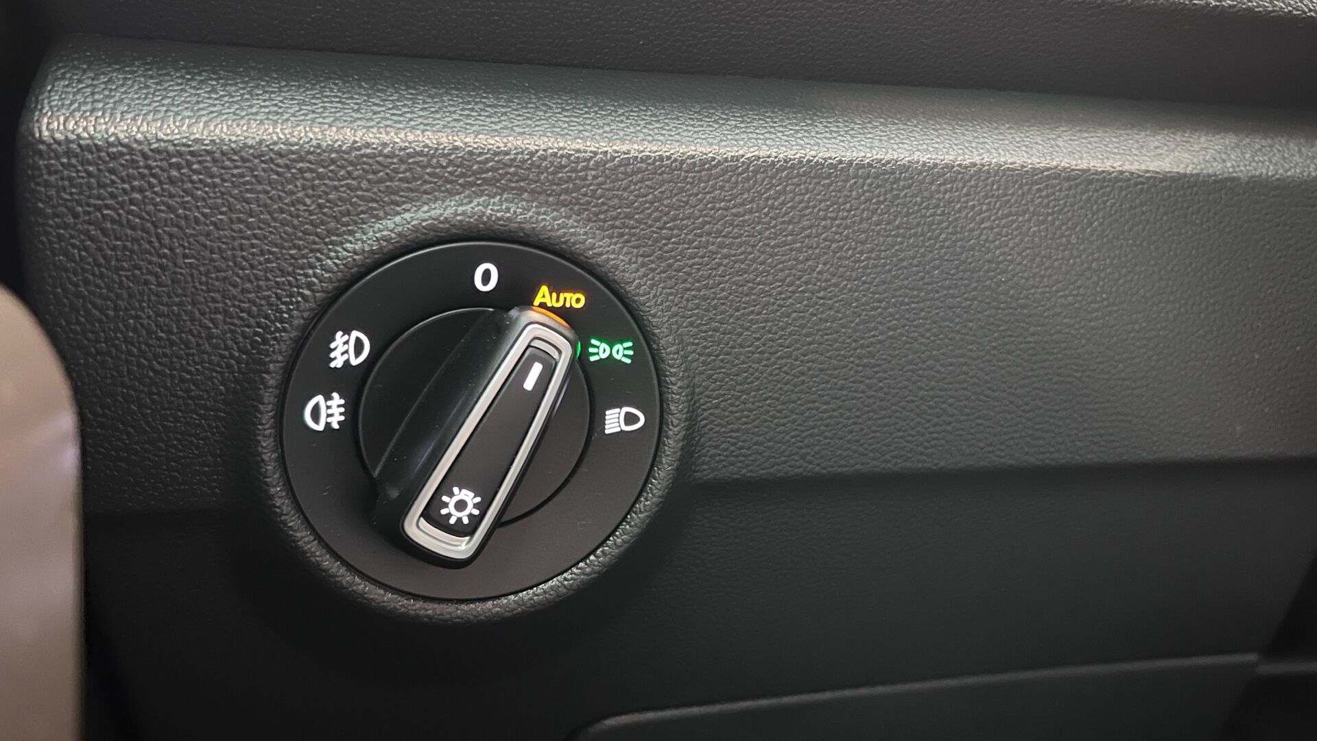 Billede af VW T-Roc 2,0 TDI SCR Style Connect DSG 150HK 5d 7g Aut.