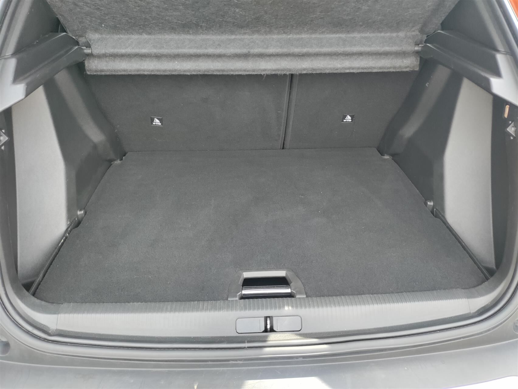 Billede af Peugeot 2008 1,2 PureTech Sportium EAT8 130HK 5d 8g Aut.