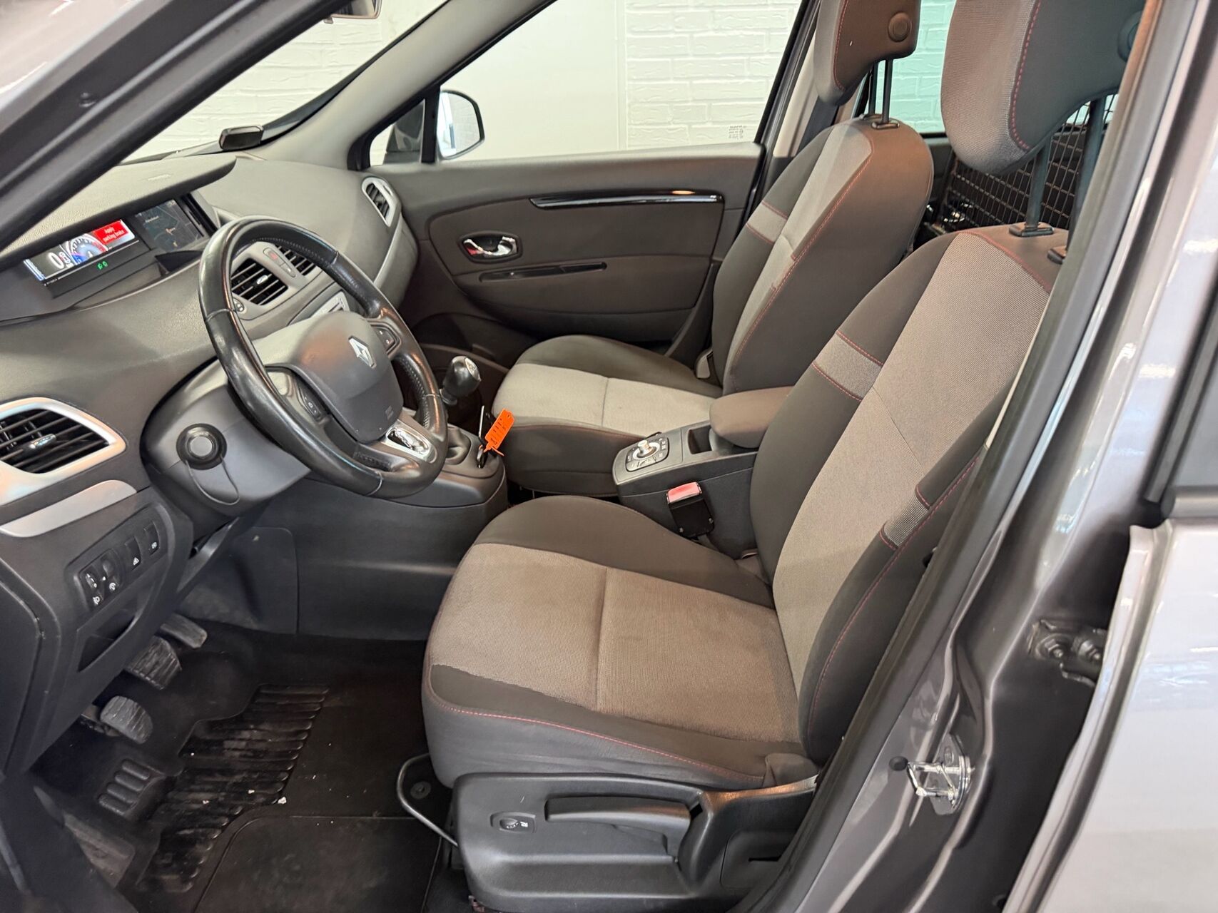 Billede af Renault Grand Scénic 1,5 DCI FAP Expression EDC 110HK Van 6g Aut.