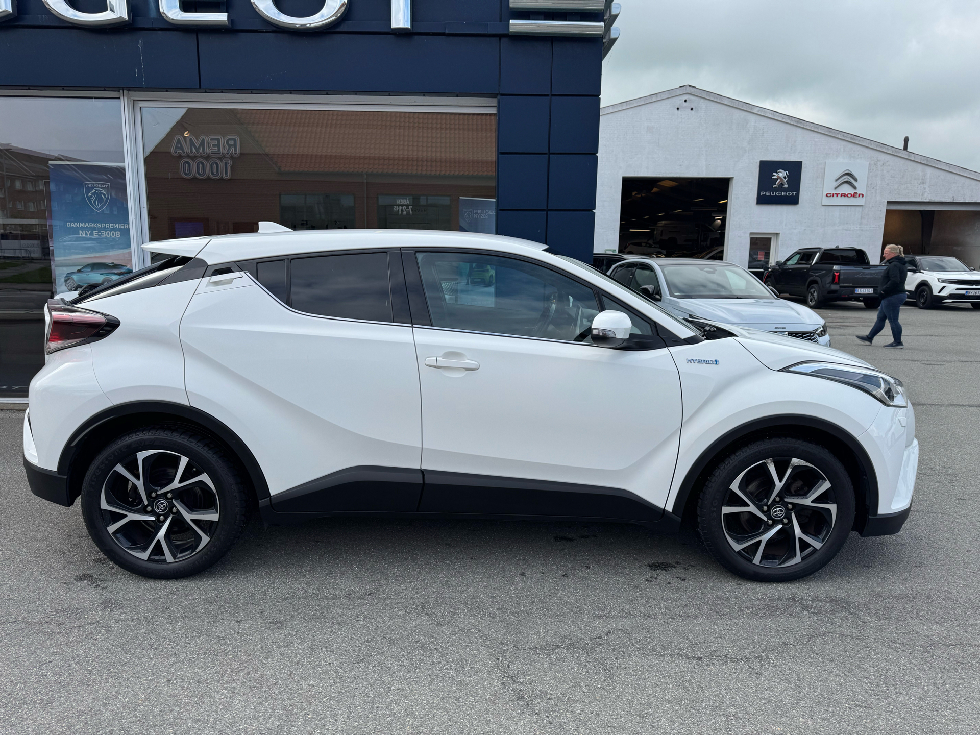 Billede af Toyota C-HR 1,8 Hybrid C-LUB Multidrive S 122HK 5d Aut.